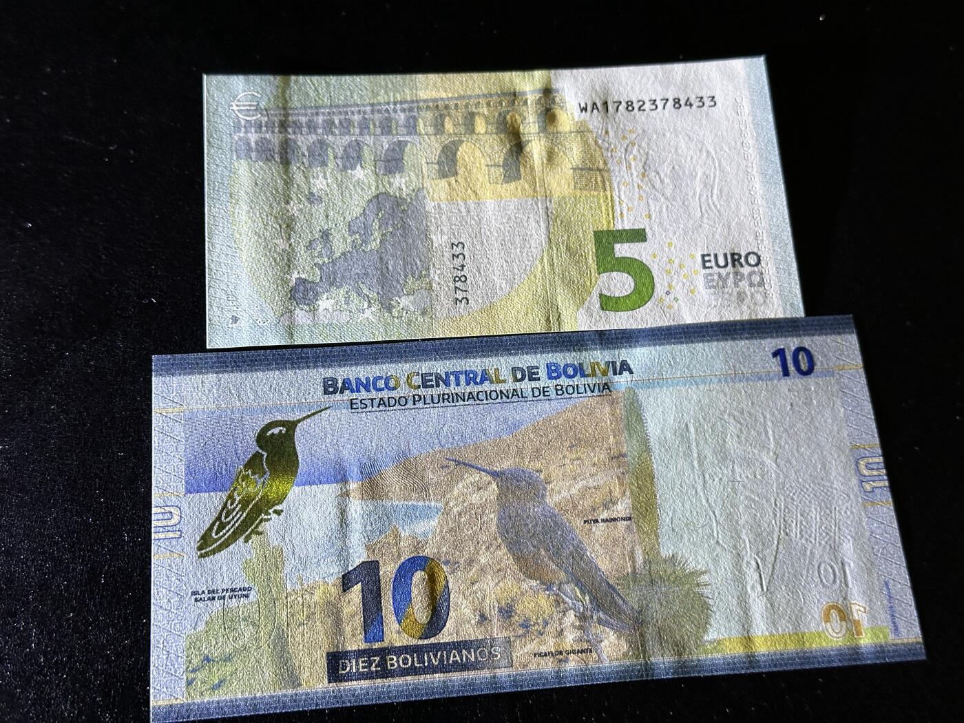 《外钞收藏家》第三百九十九期 最新版5欧元+玻利维亚10 两张一起 全新UNC