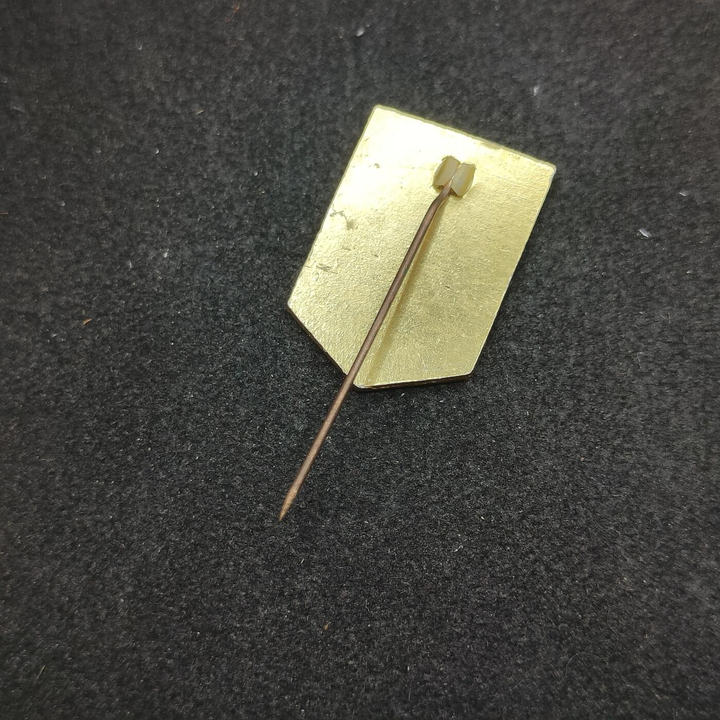 全场0元起拍 第180期 咸鱼国勋章拍卖专场 8月7日（周三）下午6：00开始 朝鲜证章