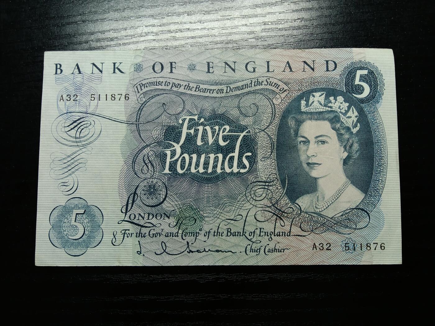 博彦收藏 3月2日 8点钱币专场 英国女皇5镑 85品左右