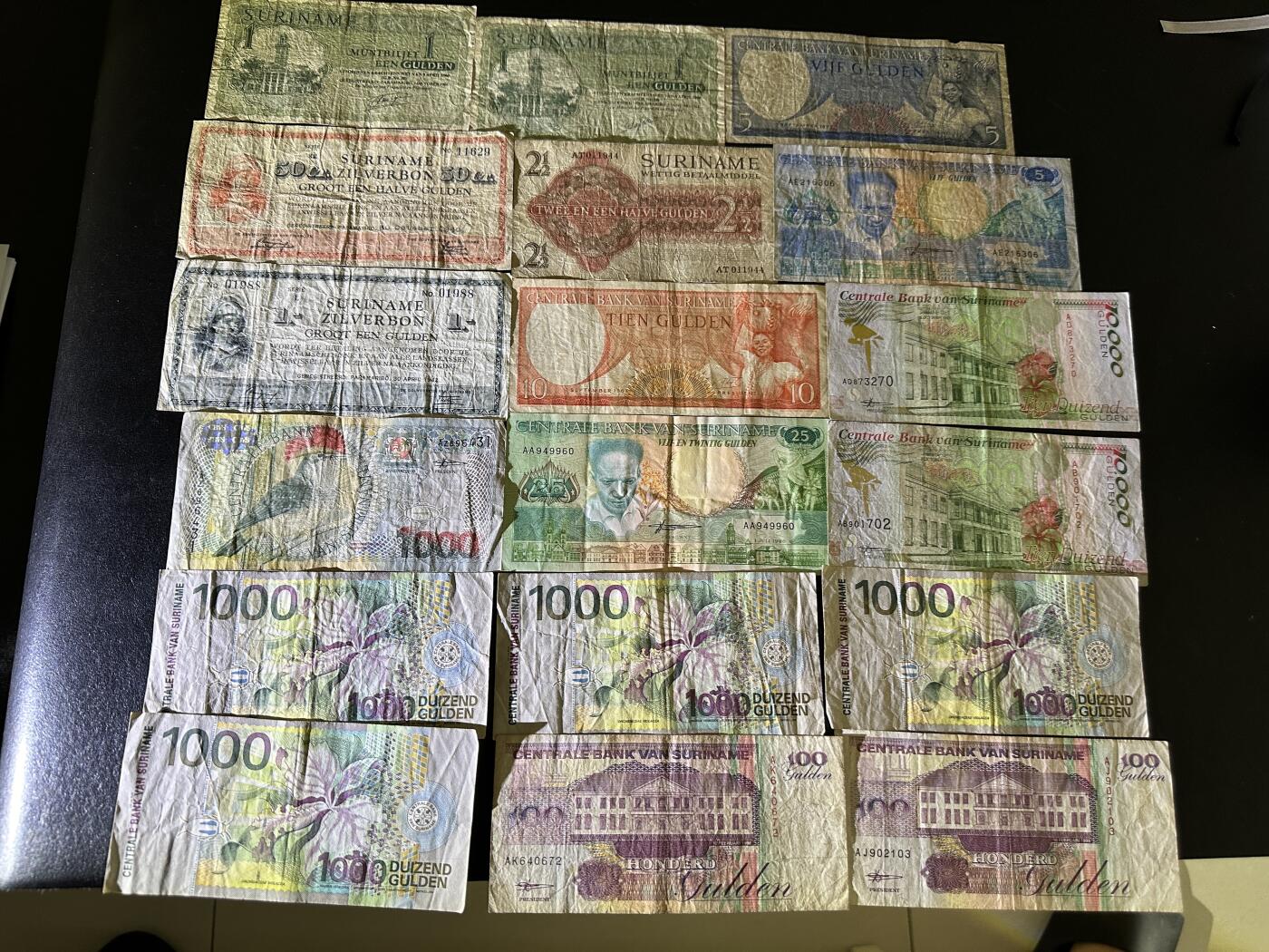 《外钞收藏家》第三百九十九期 苏里南几个版本 非全新18张一起