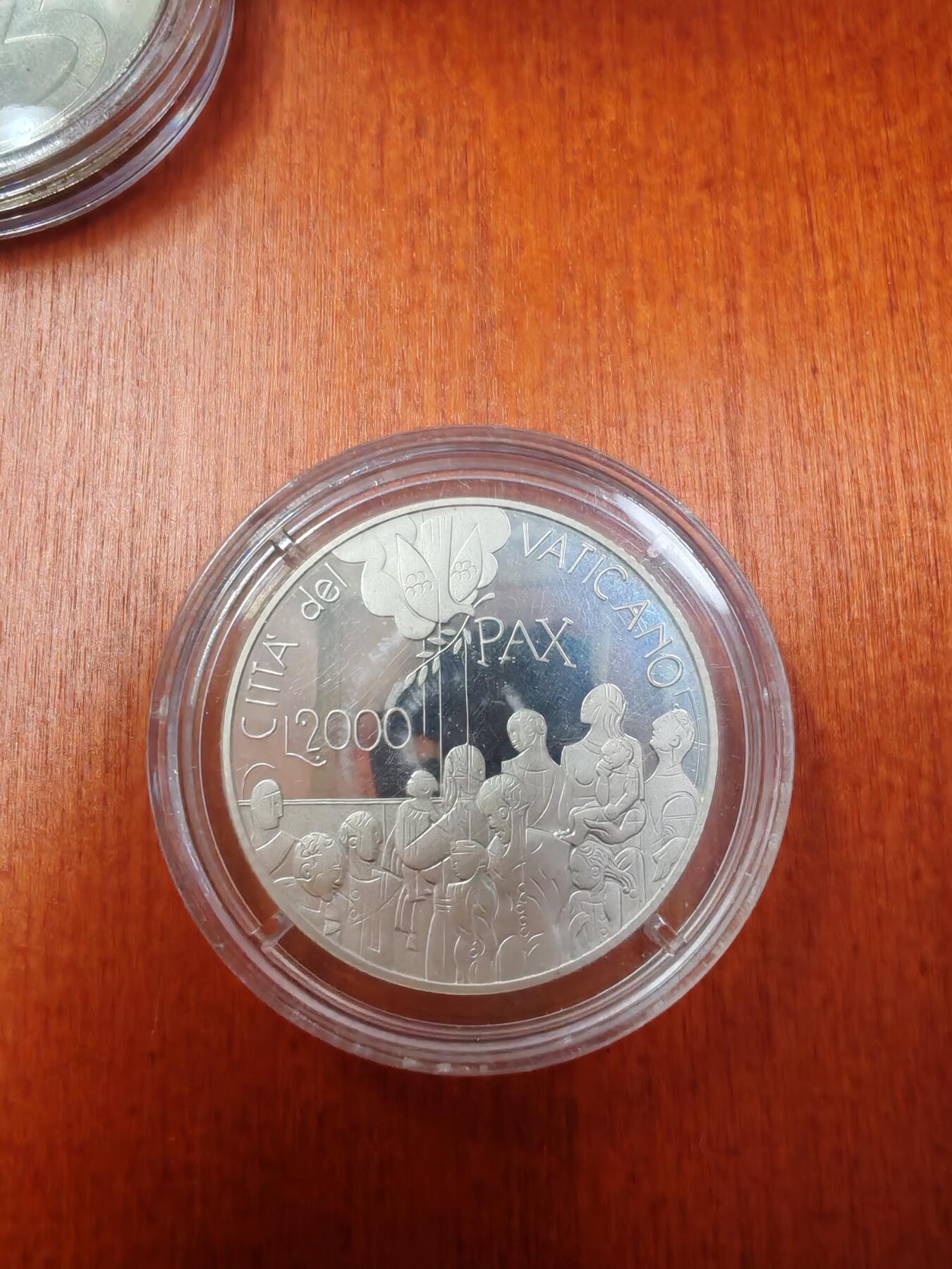 长老汇龙年精选第十八场拍卖 2001梵蒂冈教皇保罗二世和平对话2000里拉精制银币，8000枚