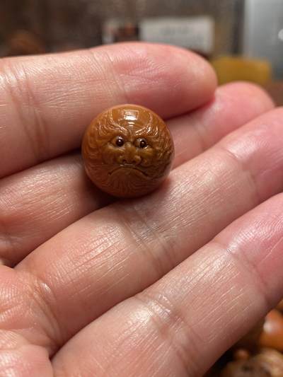 苏州核雕与你有缘 - 福利苏工核雕正圆百搭钟馗单子，开脸到位，表情丰富，立体感十足，尺寸1。79，喜欢的来价格不贵