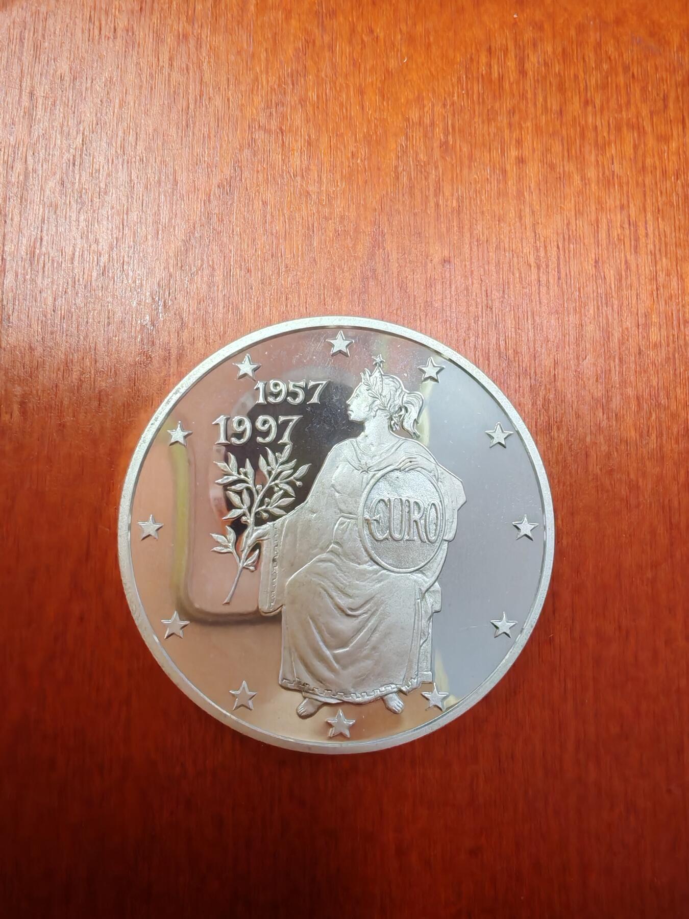 长老汇龙年精选第十八场拍卖 1997安道尔罗马条约40周年10第纳尔精制银币，2.5万枚