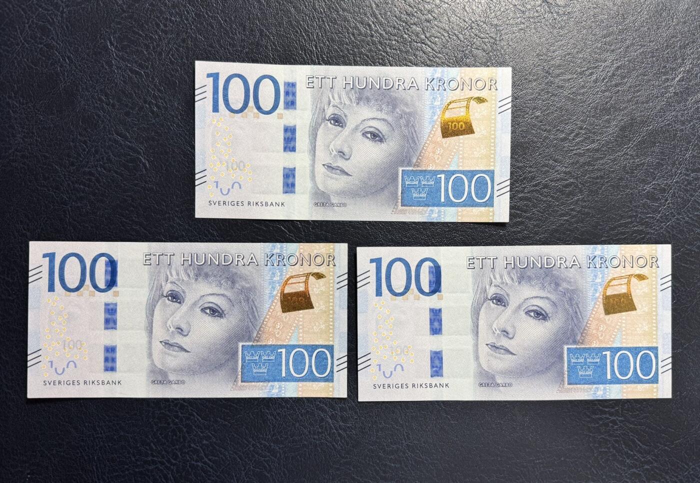 收藏联盟Quantum Auction 第366期拍卖  瑞典2016年100克朗三张 品相UNC 女星葛泰丽.嘉宝 号码无4