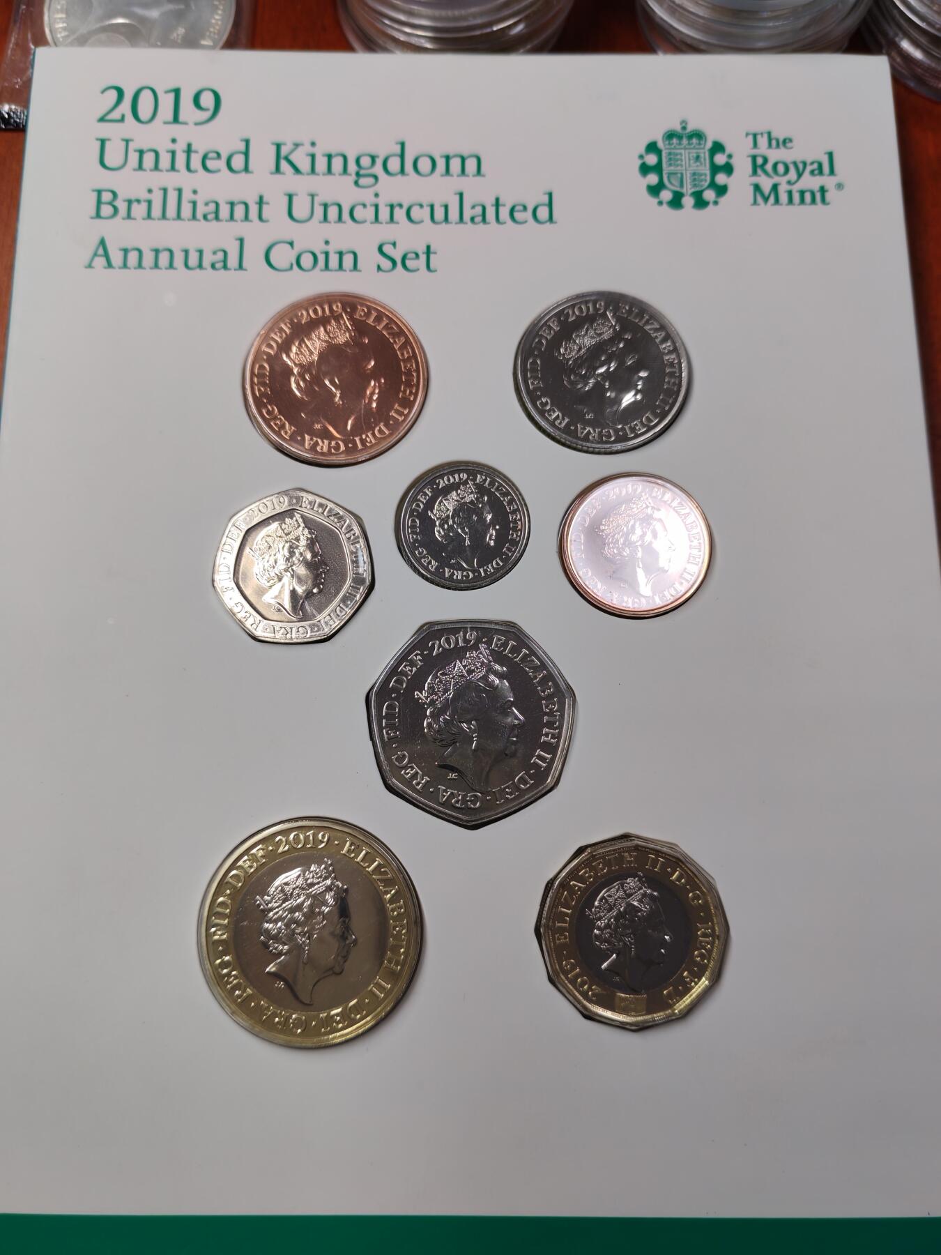 长老汇龙年精选第十八场拍卖 2019英国硬币年册13枚，英系藏家必入