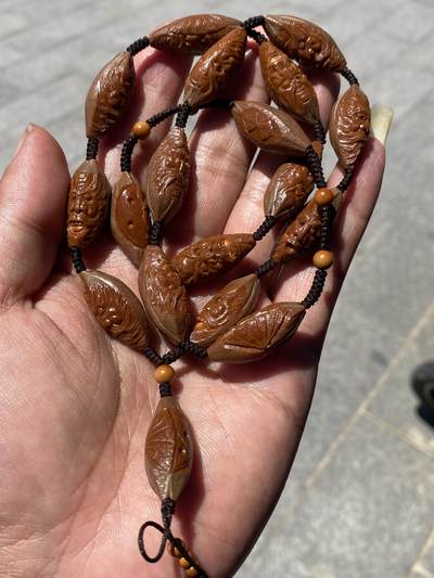 苏州核雕与你有缘 - 福利苏工核雕纯手工铁核柳叶钟馗，核质红润手作个性十足，等待有缘人，尺寸1。2x2.85喜欢的来