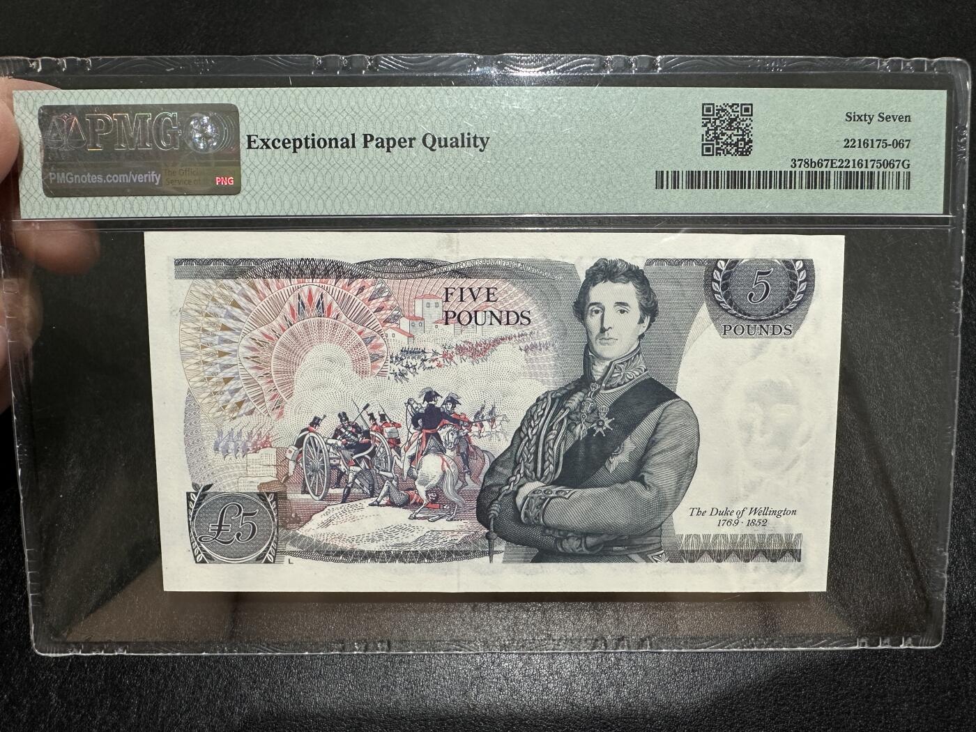 《外钞收藏家》第三百九十九期 1973-80年英国D序列5镑 PMG67 无47