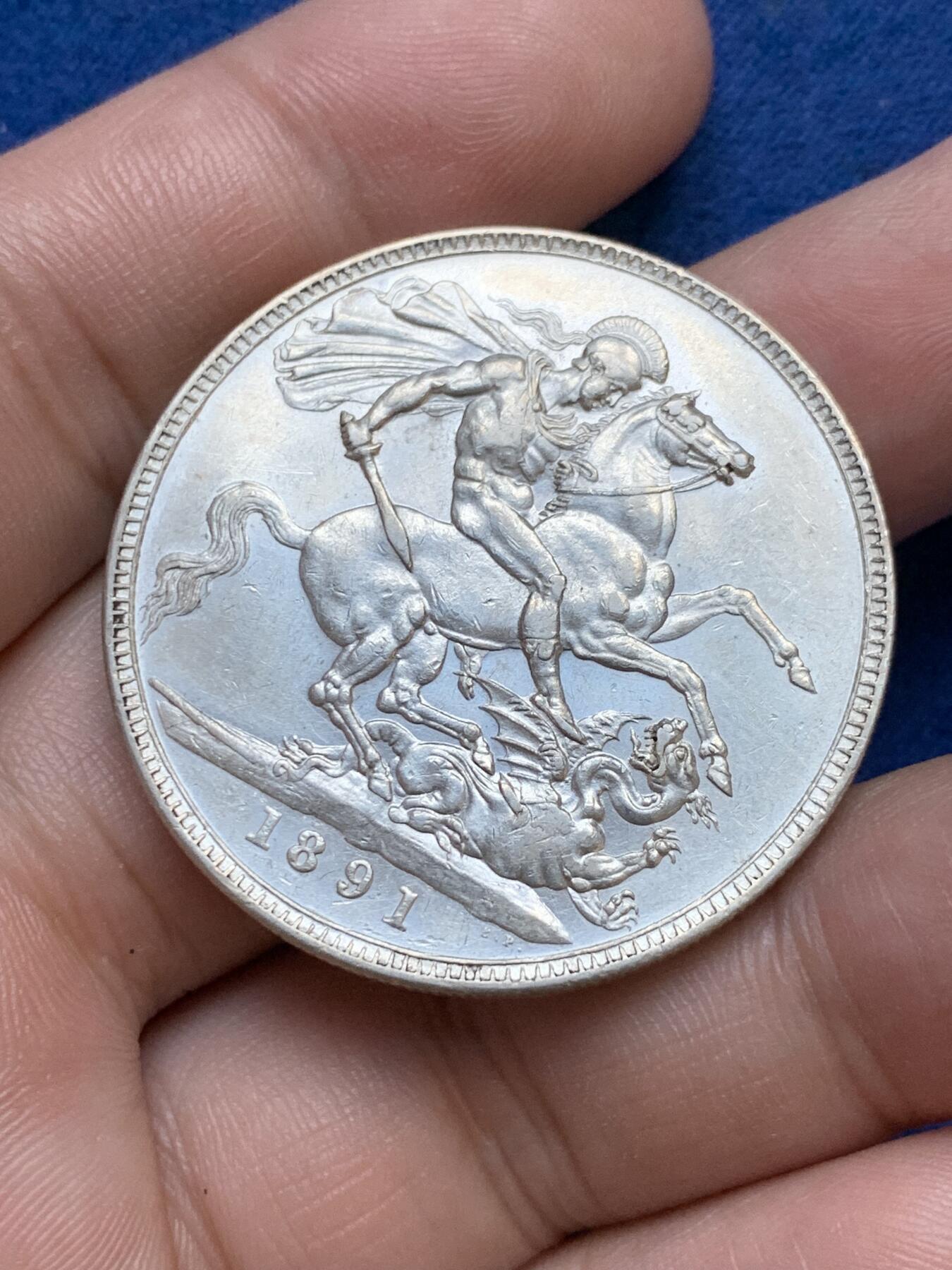 《竞宝斋》第295场- 周日，周一  2场连拍 （全场包邮） 英国1891年维多利亚高冠马剑克朗大银币