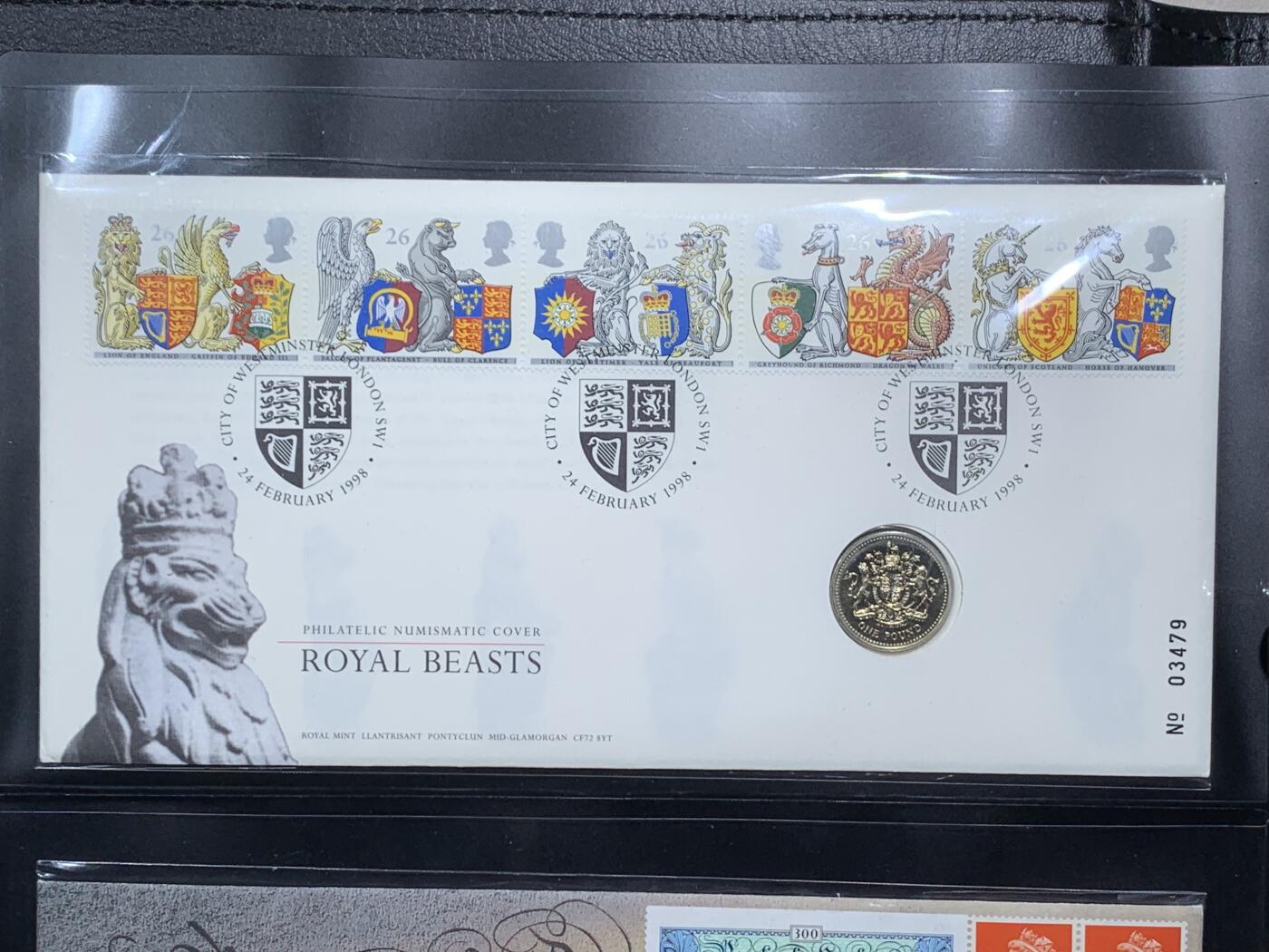 《竞宝斋》第295场- 周日，周一  2场连拍 （全场包邮） 全新邮币封册 含′6个邮币封！