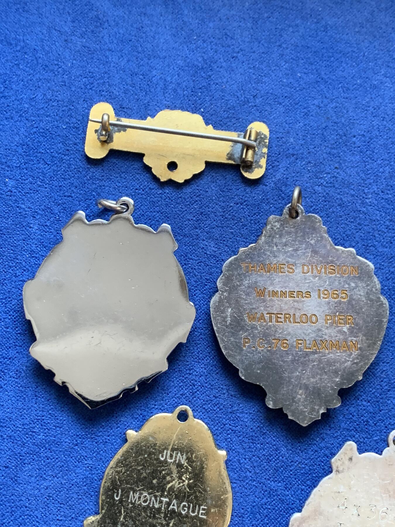 《竞宝斋》第295场- 周日，周一  2场连拍 （全场包邮） 6枚一组 外国纪念章一组 细节见图