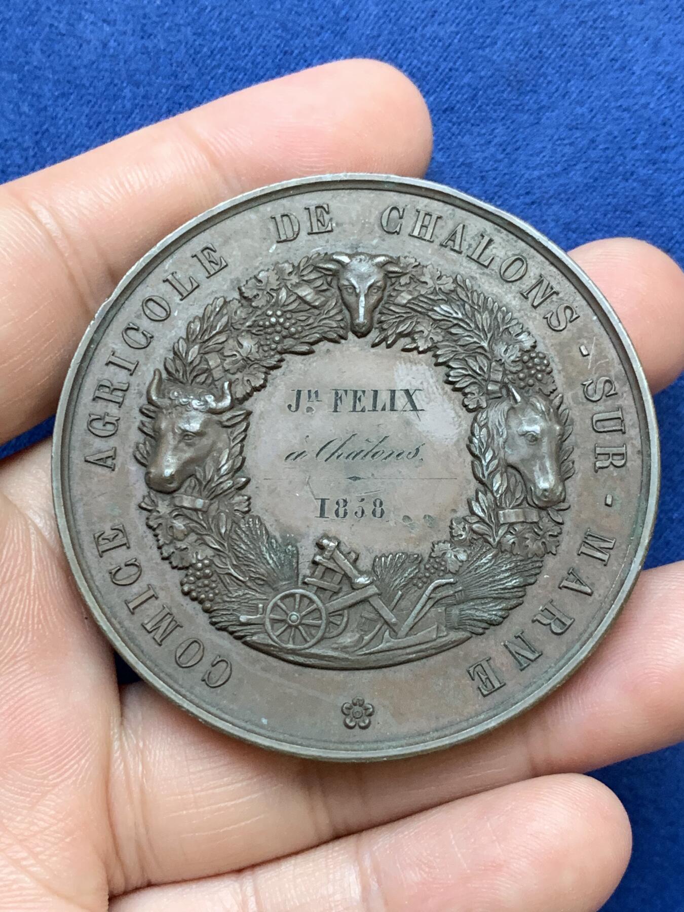 《竞宝斋》第295场- 周日，周一  2场连拍 （全场包邮） 1858年法国拿破仑三世农业铜章 超大尺寸！ 直径57mm 重量92g