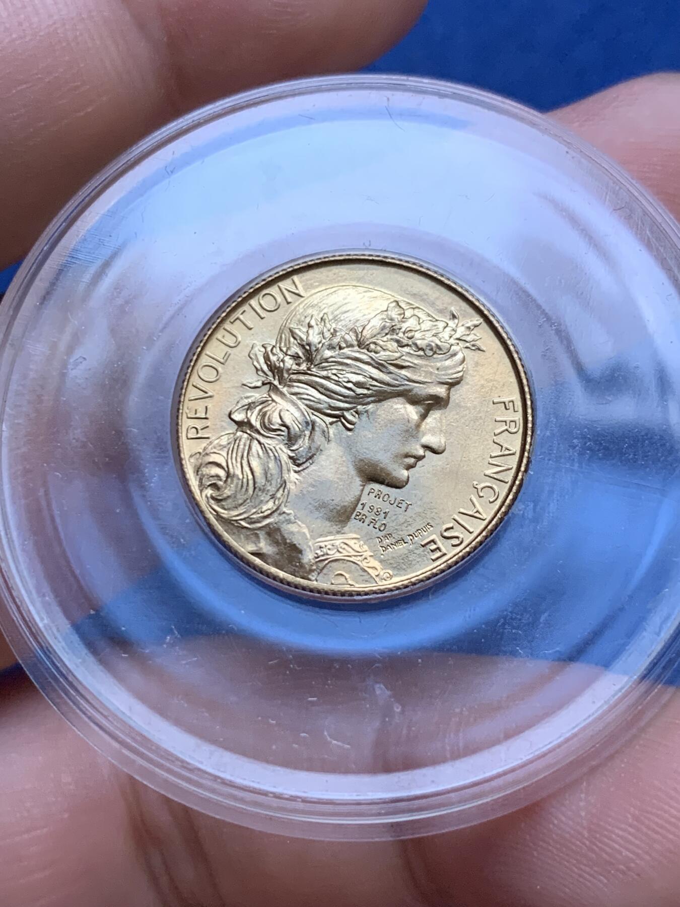 《竞宝斋》第295场- 周日，周一  2场连拍 （全场包邮） 1981法国大革命200周年纪念铜章  玛丽安娜头像 带证书 6克