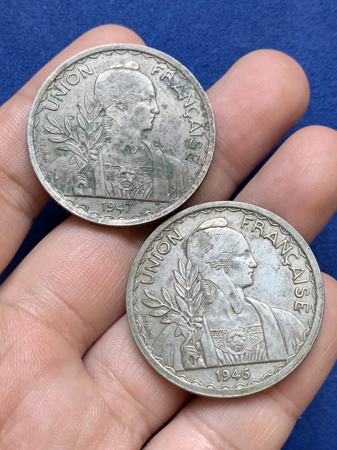 《竞宝斋》第295场- 周日，周一  2场连拍 （全场包邮） 两枚一组 法属印支1946/1947年1皮亚斯特镍币 细节见图