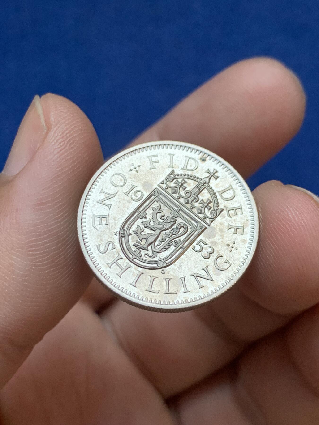 《竞宝斋》第295场- 周日，周一  2场连拍 （全场包邮） 1953年英国伊丽莎白二世加冕首年精制先令，BU品相带came的感觉