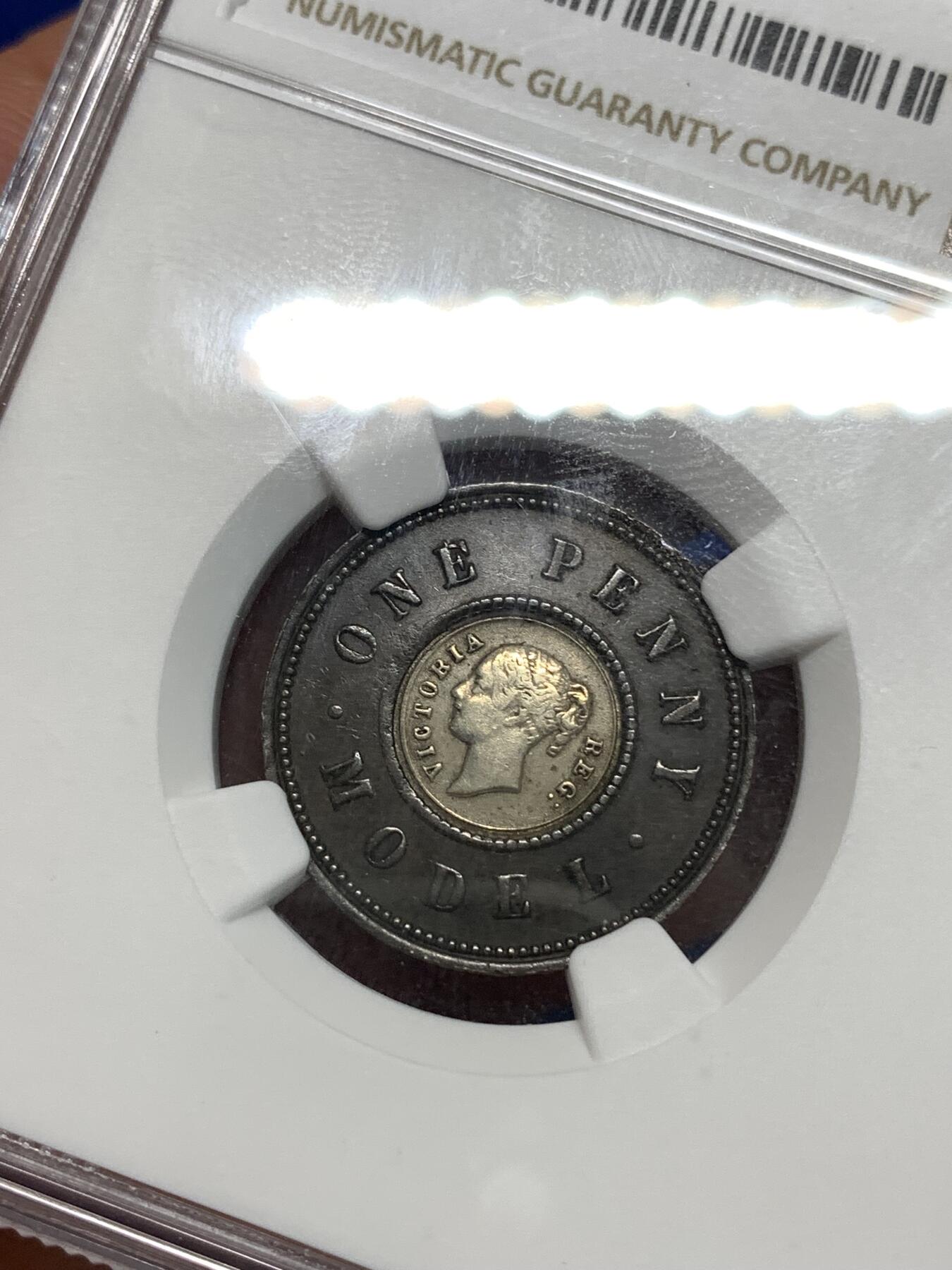 《竞宝斋》第295场- 周日，周一  2场连拍 （全场包邮） NGC AU55 英国1844年维多利亚便士双色铜代币 底板镜面，巧克力包浆