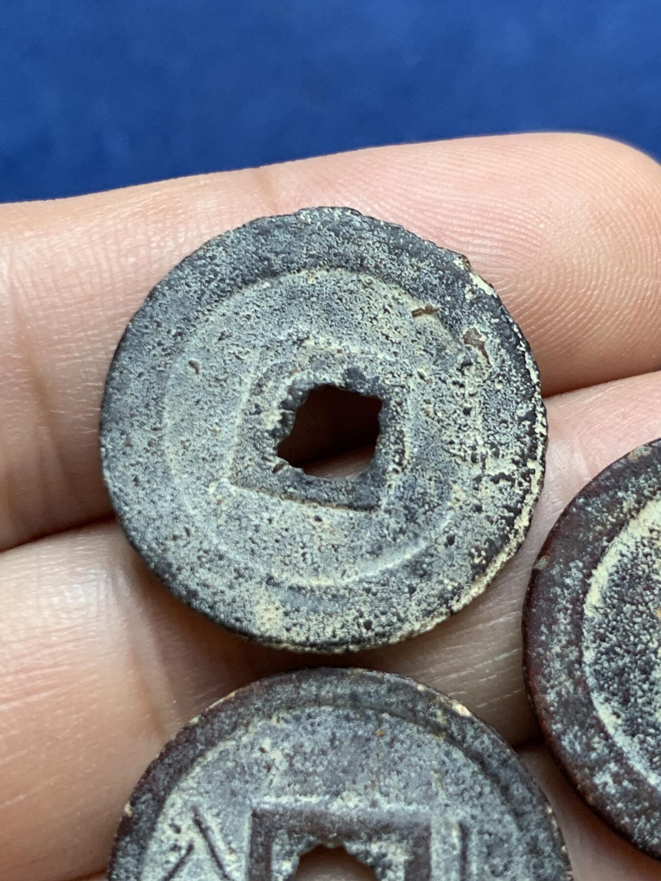 《竞宝斋》第295场- 周日，周一  2场连拍 （全场包邮） 3枚一组 嘉隆通宝+嗣德通宝+明命通宝 小平钱