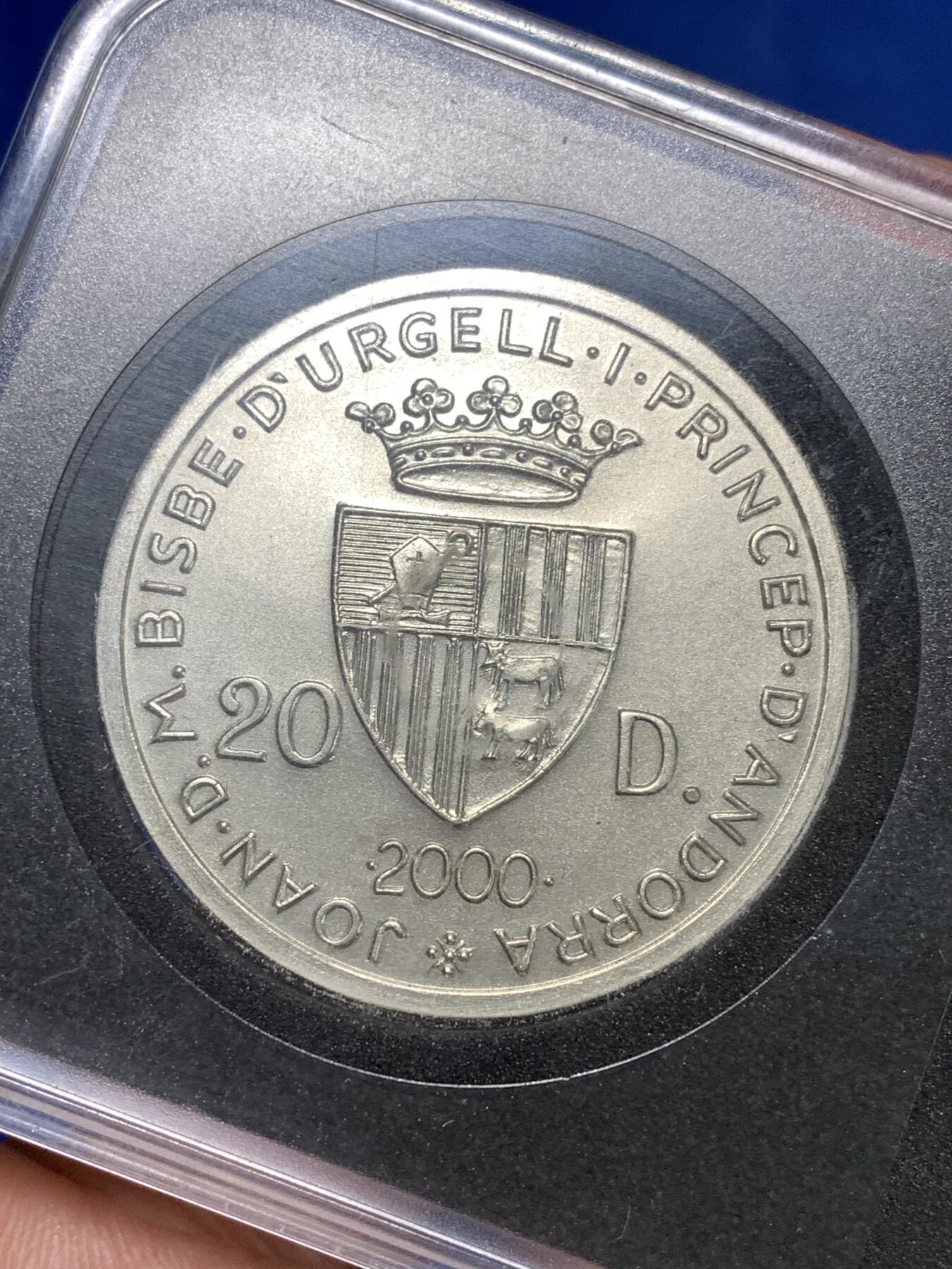 《竞宝斋》第295场- 周日，周一  2场连拍 （全场包邮） 2000年 安道尔 20第纳尔 悉尼奥运会-跳远 发行数量：6000 银0.925 26.5克 中间镶1.5克0.917金