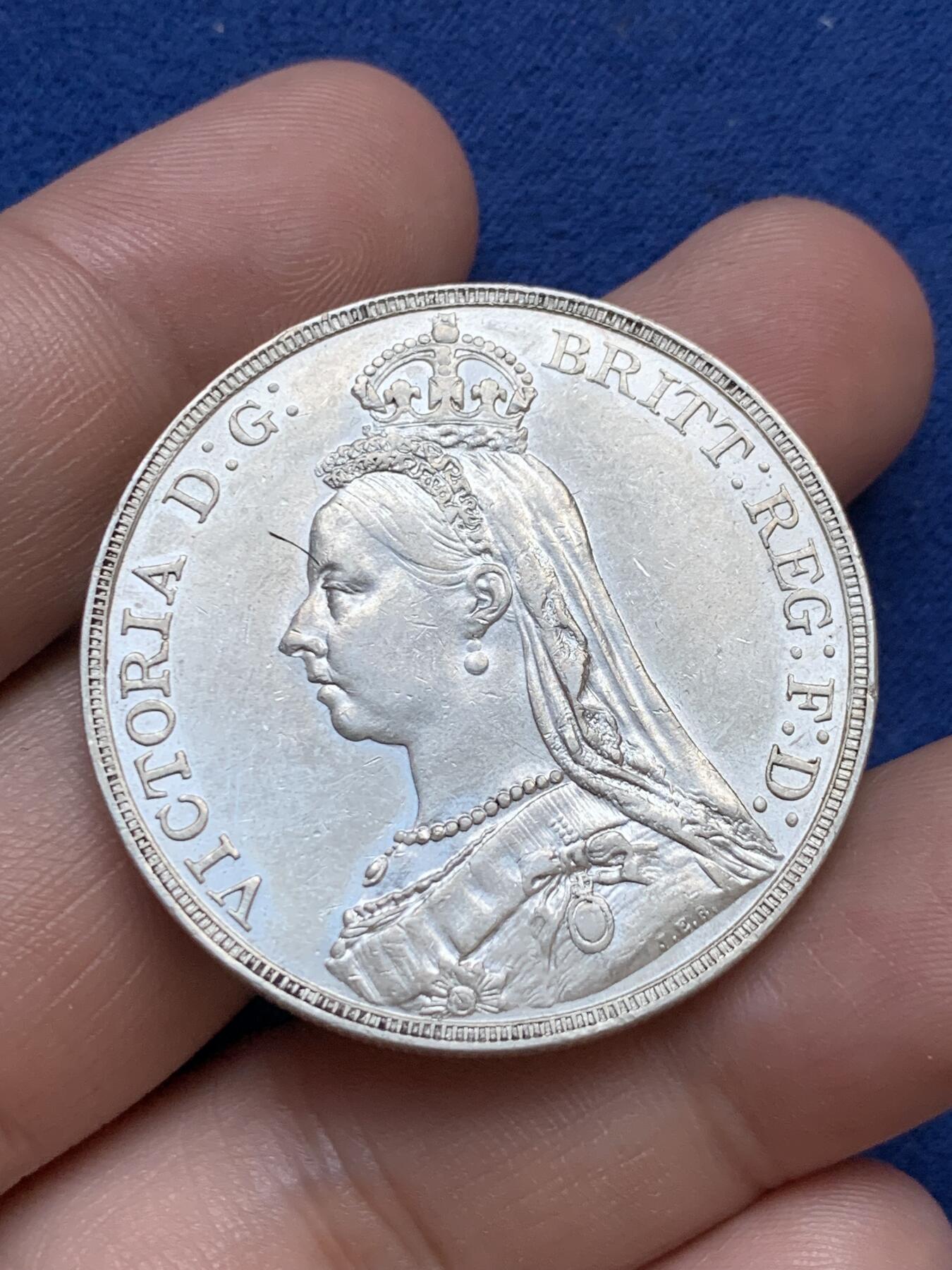 《竞宝斋》第295场- 周日，周一  2场连拍 （全场包邮） 英国1891年维多利亚高冠马剑克朗大银币