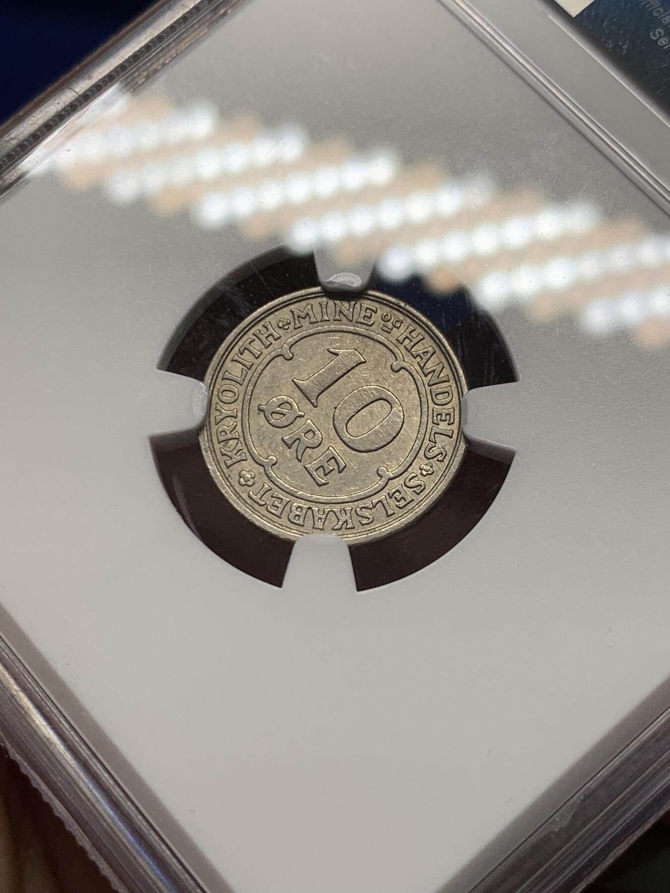 《竞宝斋》第295场- 周日，周一  2场连拍 （全场包邮） NGC AU58 丹麦王国 格林兰岛 1922 冰晶石矿业10欧尔代币 稀少