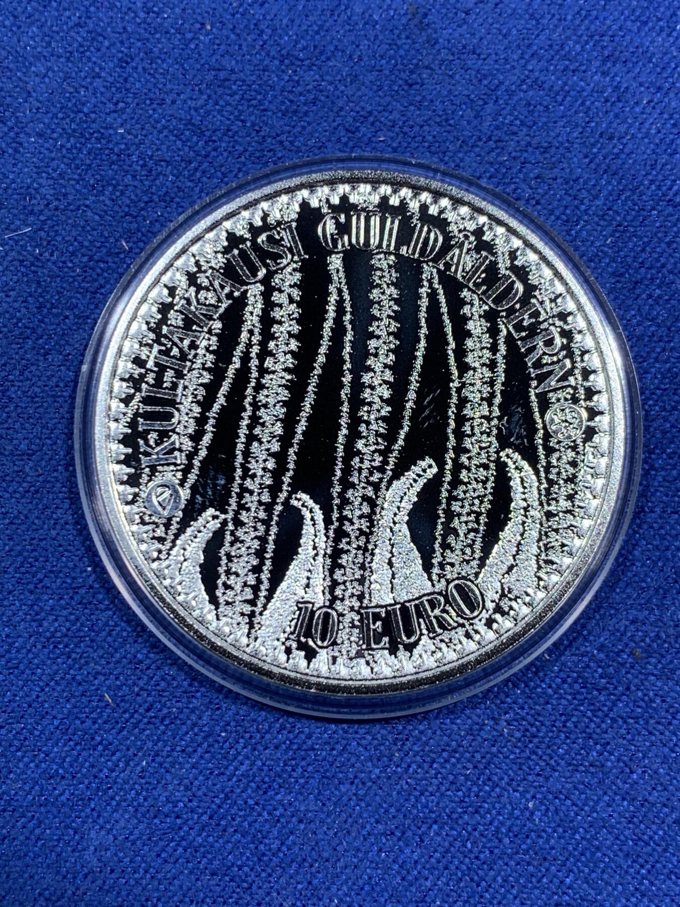 《竞宝斋》第295场- 周日，周一  2场连拍 （全场包邮） 欧洲之星 2007年 芬兰 10欧元 黄金时代 发行数量：10000  银0.925 17克 （内纸盒损坏）