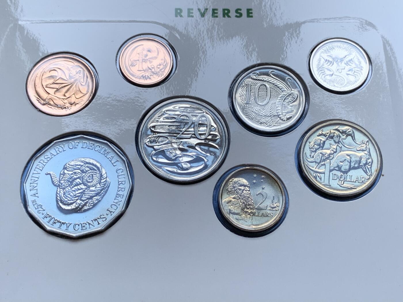 《竞宝斋》第295场- 周日，周一  2场连拍 （全场包邮） 稀少！1991 澳大利亚 十进制25周年纪念 官方MS 保存极为完好 毫无氧化 经典的MS比PS贵一大截的品种 发行量极少只有25,000套 克书参考价200刀 外拍炒上天了