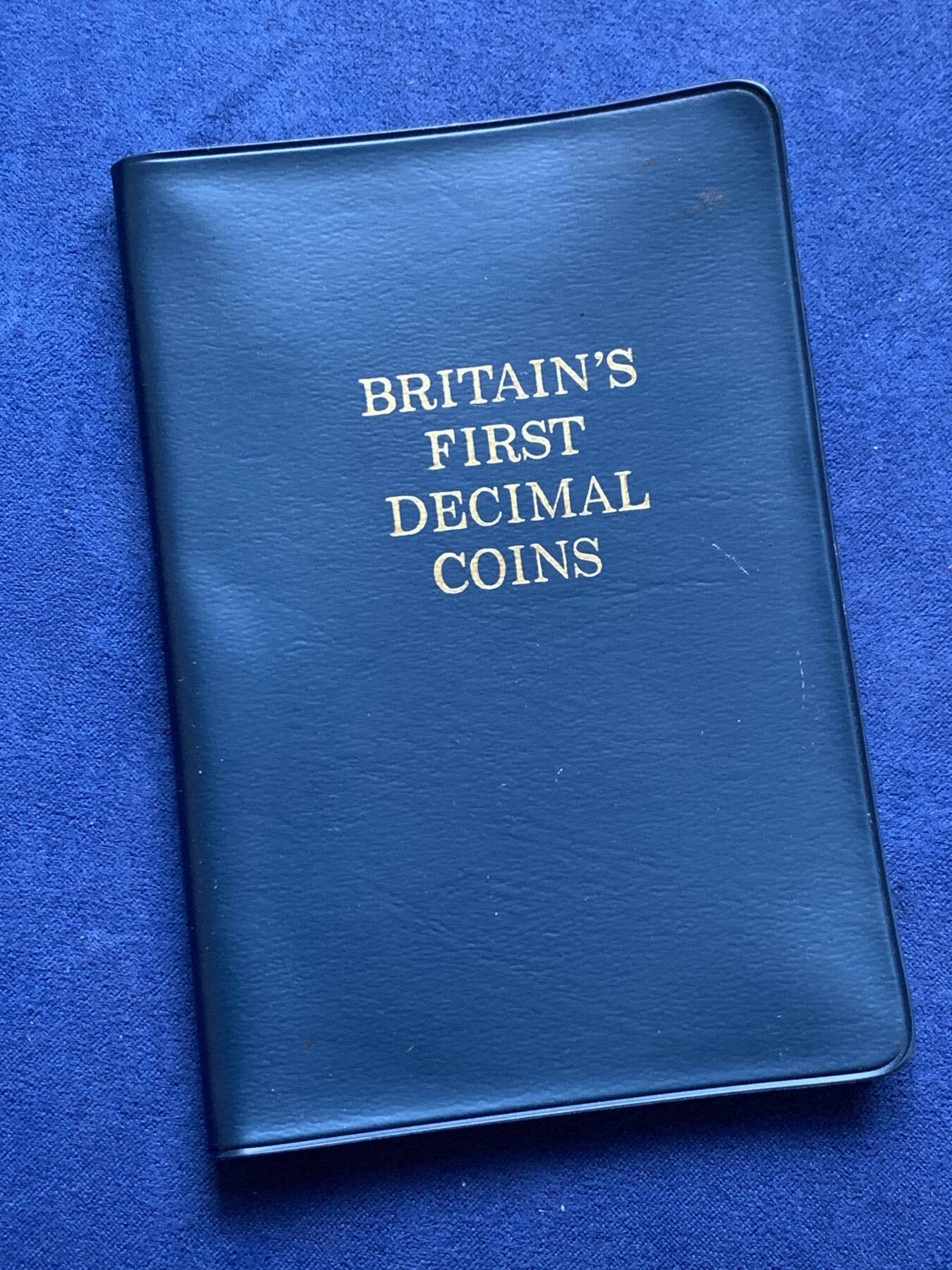 《竞宝斋》第295场- 周日，周一  2场连拍 （全场包邮） 英国套币5枚装 册装 细节见图