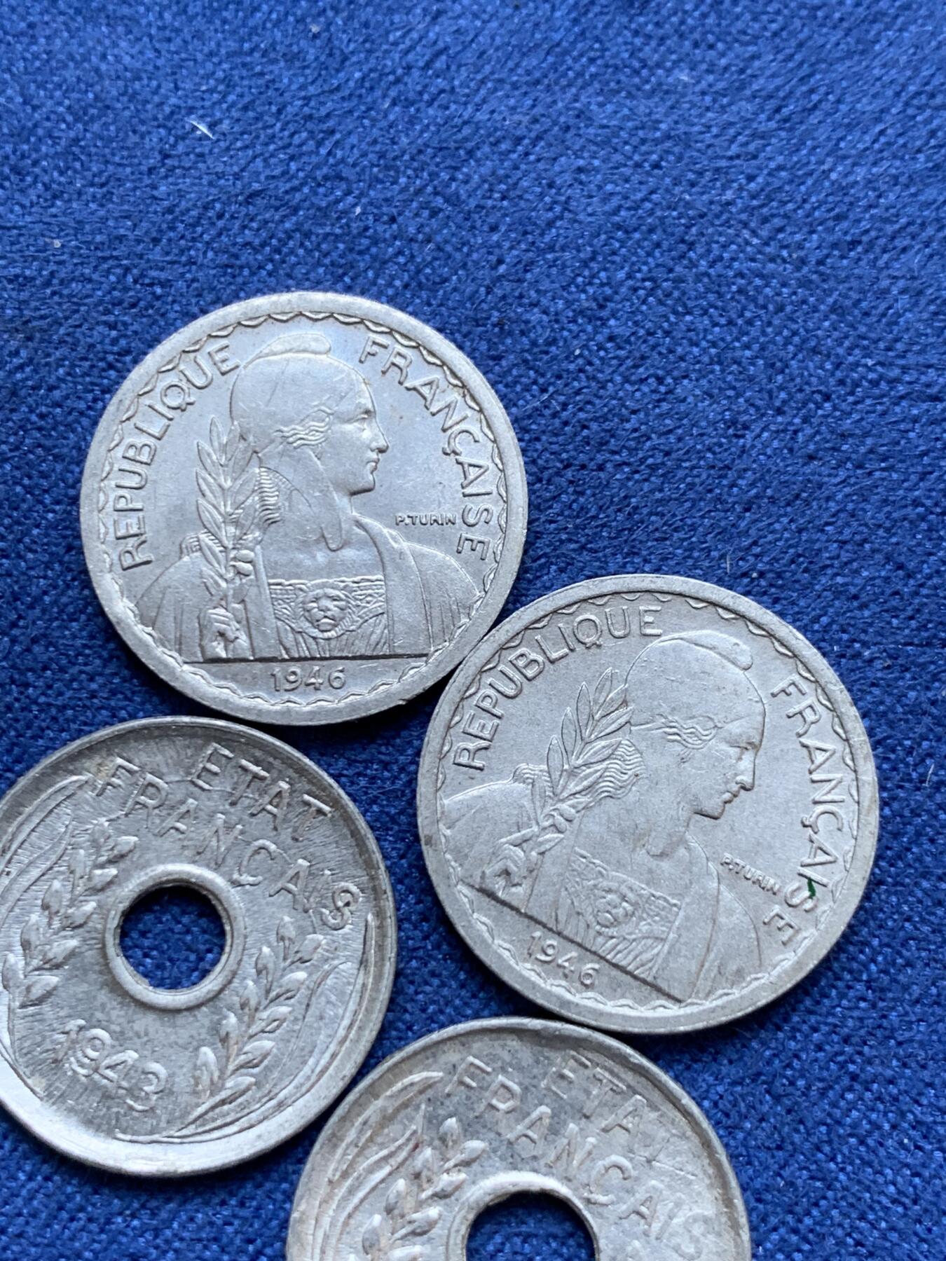 《竞宝斋》第295场- 周日，周一  2场连拍 （全场包邮） 4枚一组 法属印支1946年5分铝币两枚+法属印支1943年1分铝币两枚