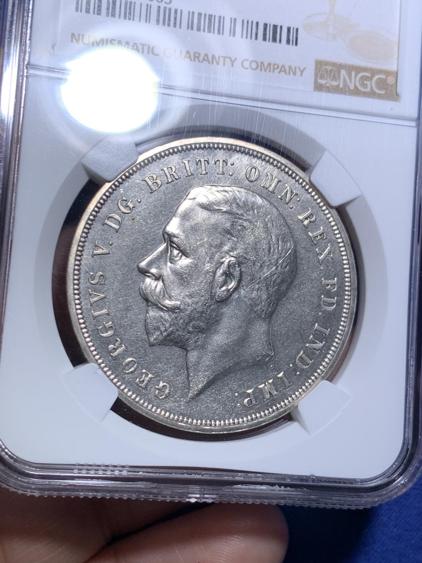 《竞宝斋》第295场- 周日，周一  2场连拍 （全场包邮） NGC SP64 SP版本早期精打 英国1935年乔治五世马剑克朗银币 状态一流