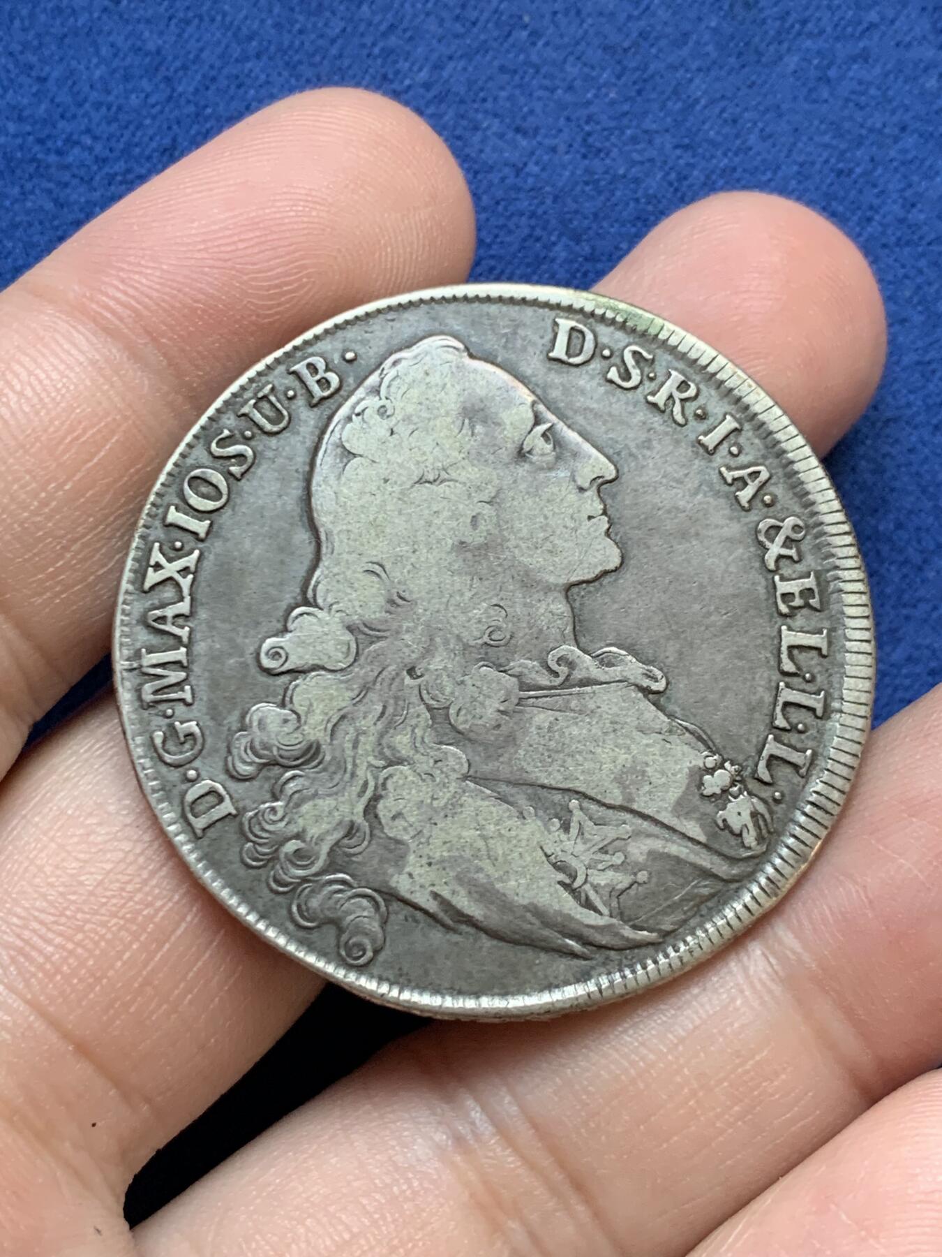 《竞宝斋》第295场- 周日，周一  2场连拍 （全场包邮） 德国1766巴伐利亚抱婴1泰勒银币 早期头像