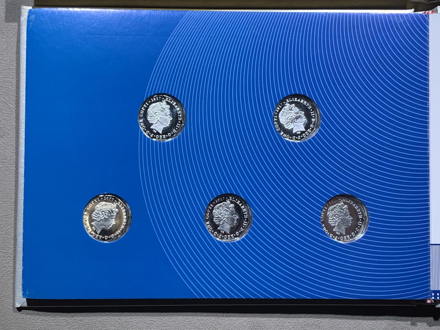 《竞宝斋》第295场- 周日，周一  2场连拍 （全场包邮） 香港回归20周年纪念银章套 共4组 20枚 60克 0.999银