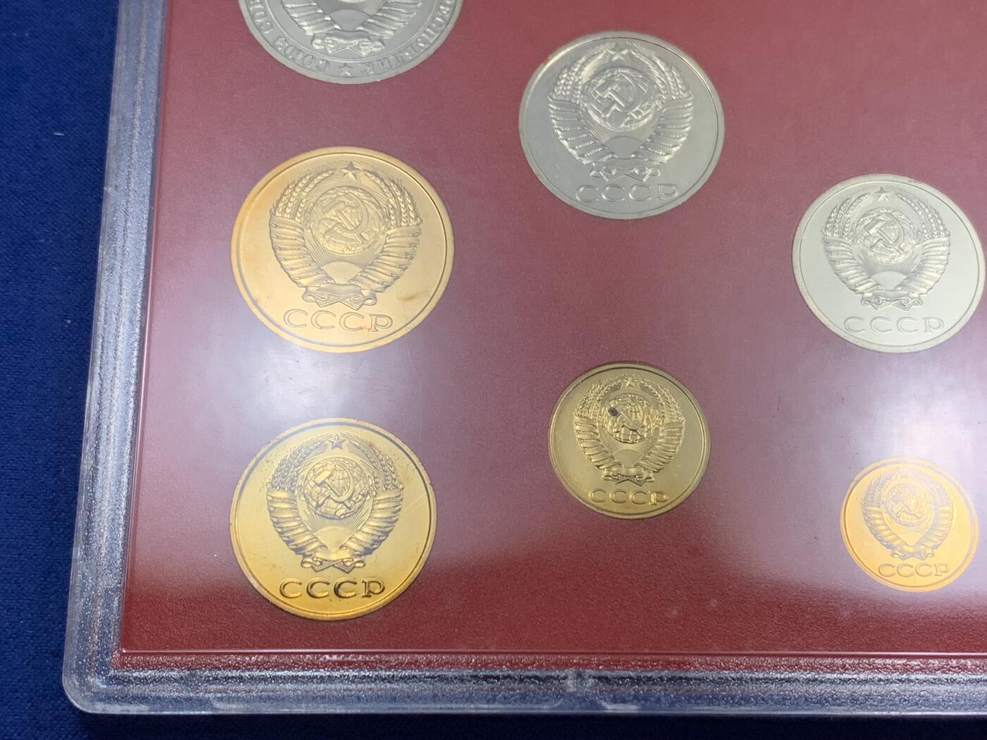 《竞宝斋》第295场- 周日，周一  2场连拍 （全场包邮） 苏联1989年官方精制套币，带章！