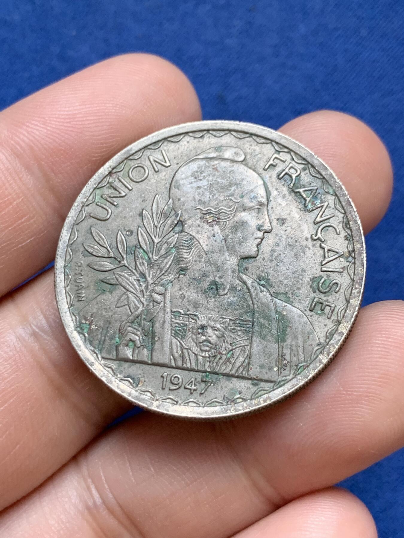 《竞宝斋》第295场- 周日，周一  2场连拍 （全场包邮） 两枚一组 法属印支1946/1947年1皮亚斯特镍币 细节见图