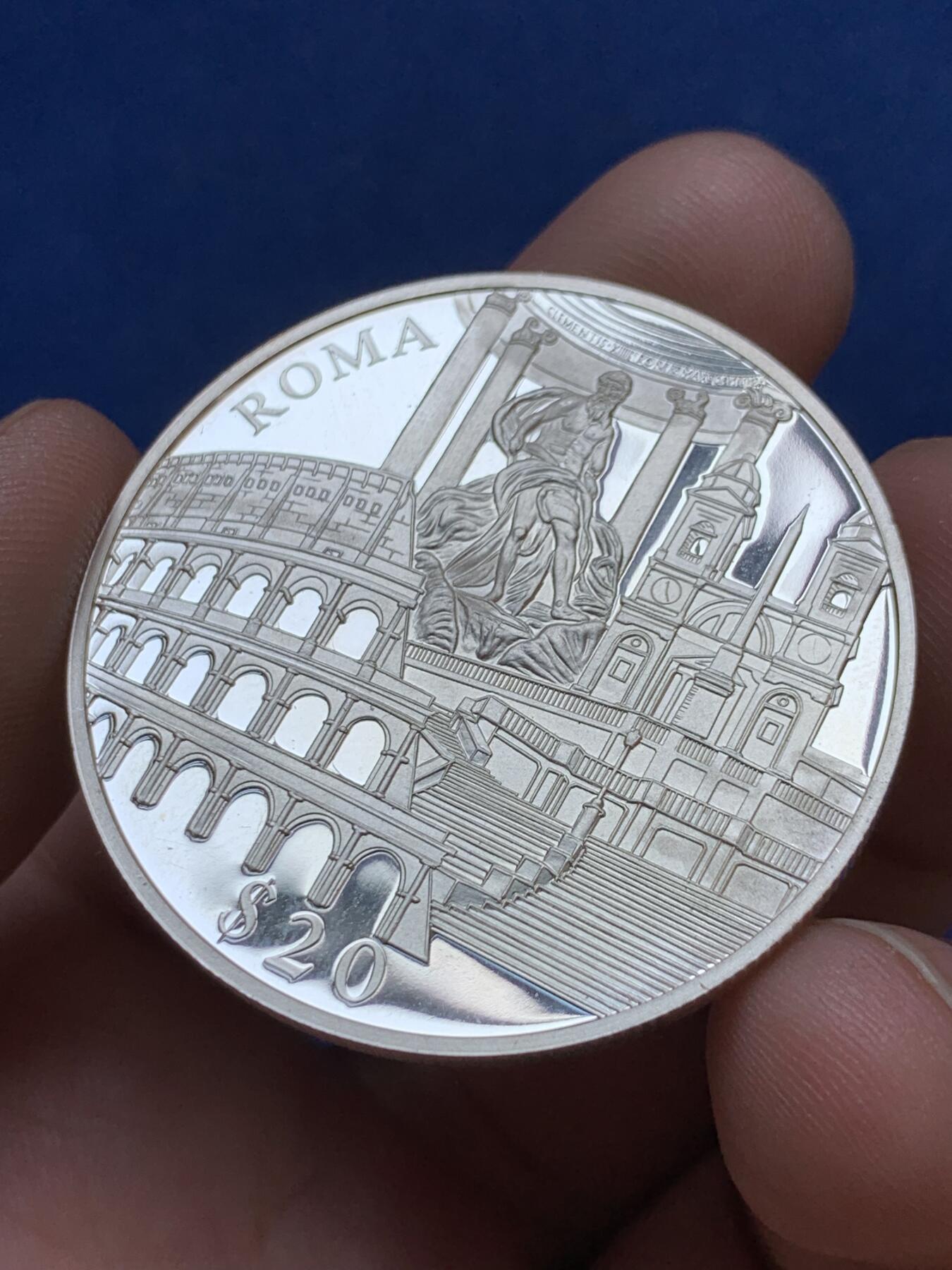 《竞宝斋》第295场- 周日，周一  2场连拍 （全场包邮） 利比里亚2000年罗马纪念20元精制大银币