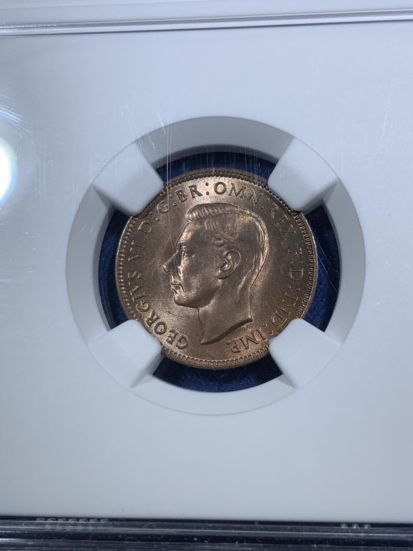 《竞宝斋》第295场- 周日，周一  2场连拍 （全场包邮） NGC MS64RB 英国1941年乔治六世法新铜币 小鸟可爱，铜光犀利，正面冷色调包浆动人