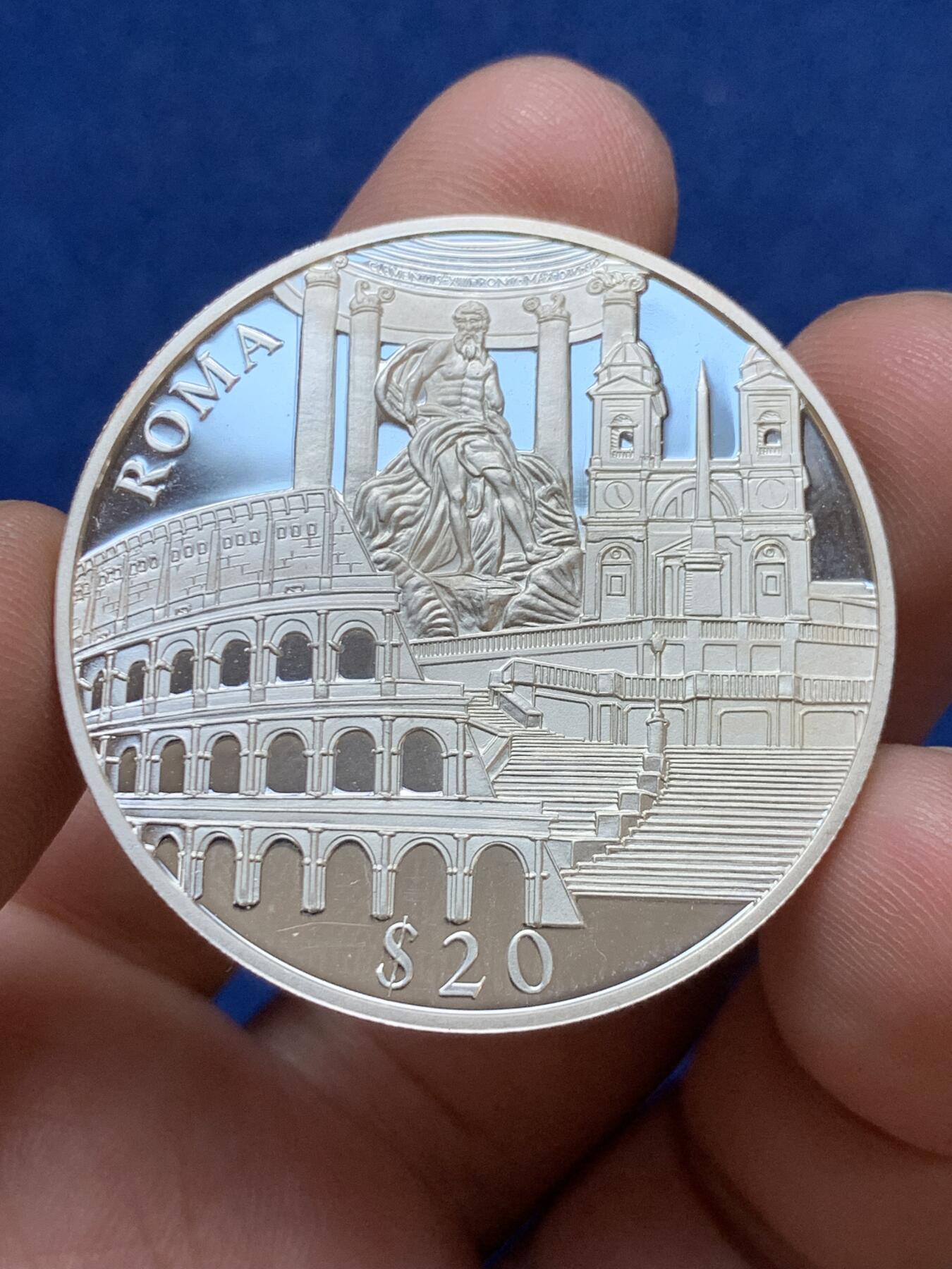 《竞宝斋》第295场- 周日，周一  2场连拍 （全场包邮） 利比里亚2000年罗马纪念20元精制大银币