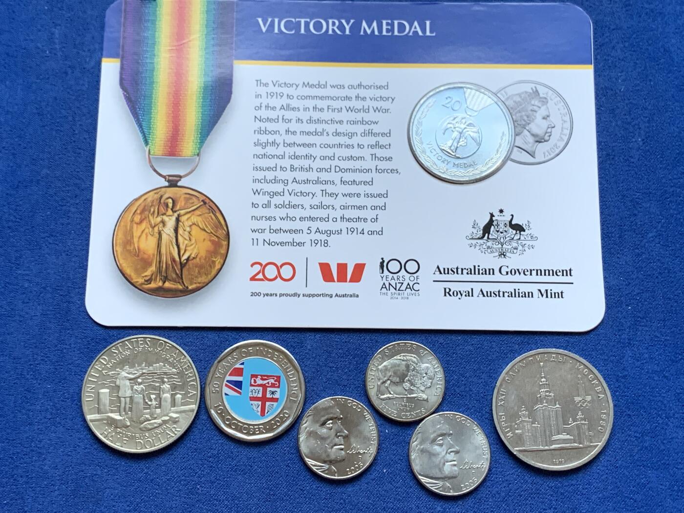 《竞宝斋》第295场- 周日，周一  2场连拍 （全场包邮） 7枚一组 国外普通纪念币  品相种类见图