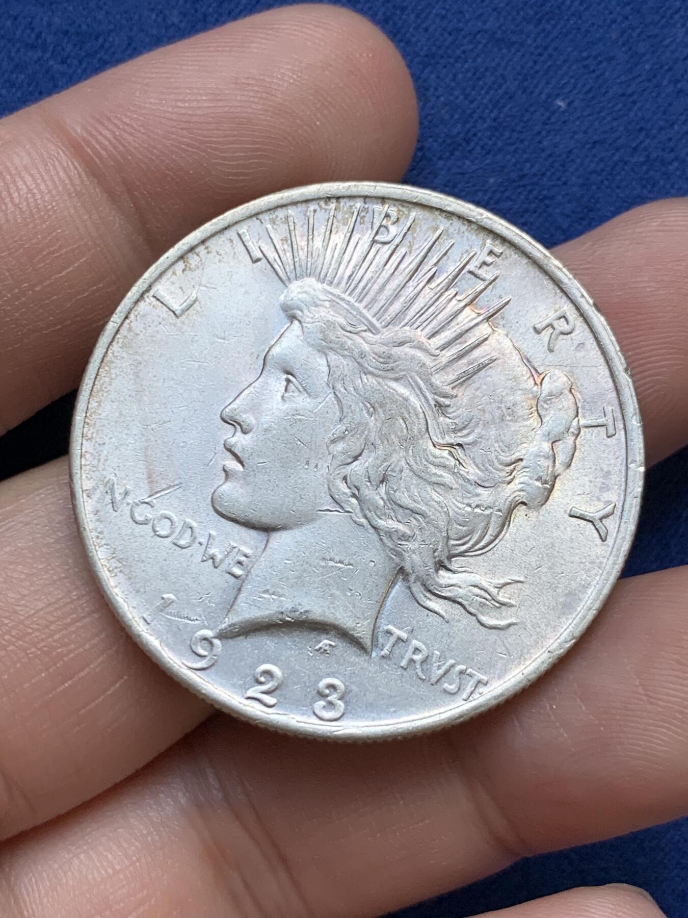 《竞宝斋》第295场- 周日，周一  2场连拍 （全场包邮） 美国1923年1元和平鸽银币 好品