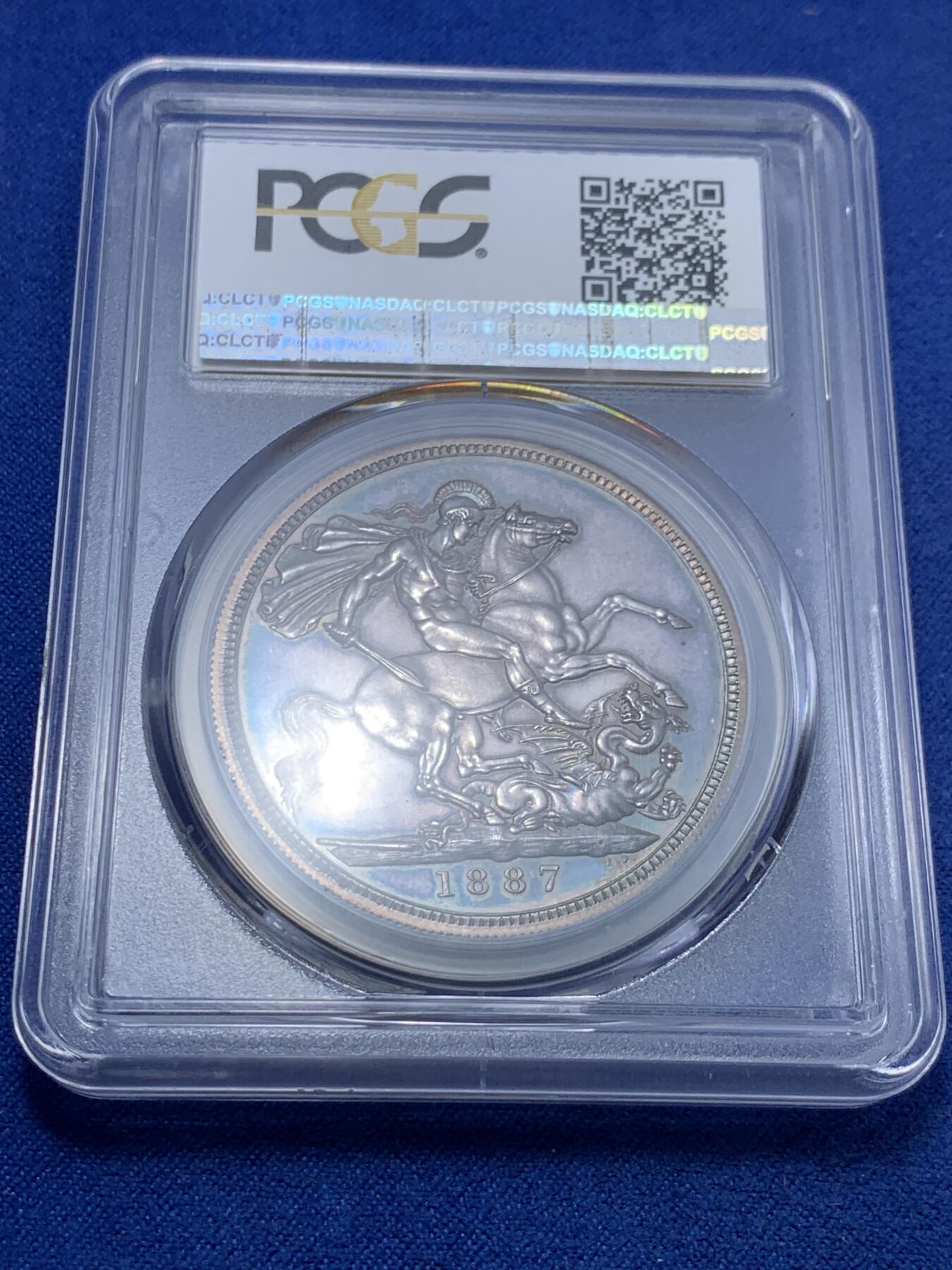 《竞宝斋》第295场- 周日，周一  2场连拍 （全场包邮） PCGS PR62CAM 英国1887年维多利亚1克朗马剑精制银币 蓝汪汪的底板，镜面效果明显，只有1000枚左右，大名誉品，英系资深玩家必备藏品