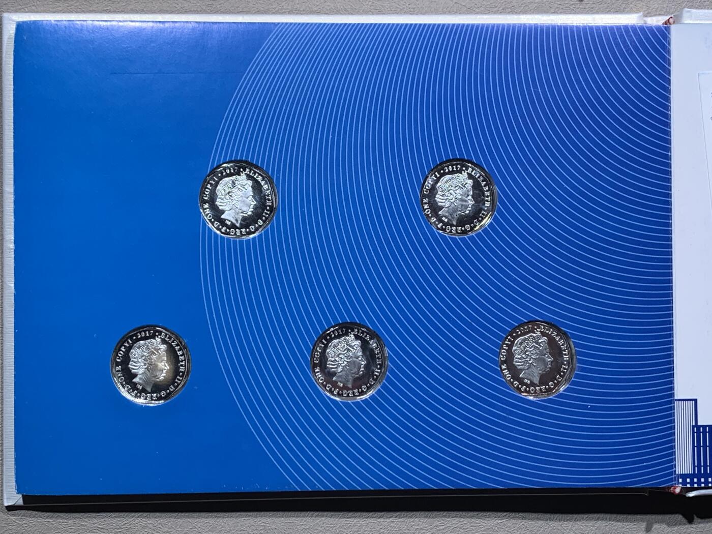 《竞宝斋》第295场- 周日，周一  2场连拍 （全场包邮） 香港回归20周年纪念银章套 共4组 20枚 60克 0.999银