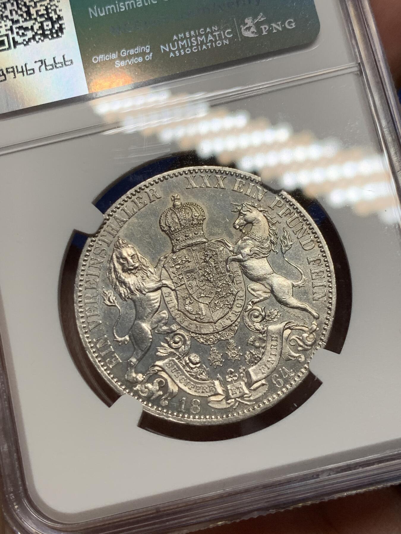 《竞宝斋》第295场- 周日，周一  2场连拍 （全场包邮） NGC UNC 德国 1864B 汉诺威 狮马泰勒银币 PL底板 可藏