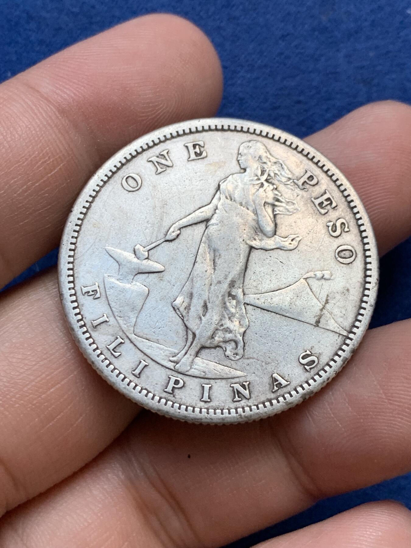 《竞宝斋》第295场- 周日，周一  2场连拍 （全场包邮） 菲律宾1907年女神打铁1比索银币