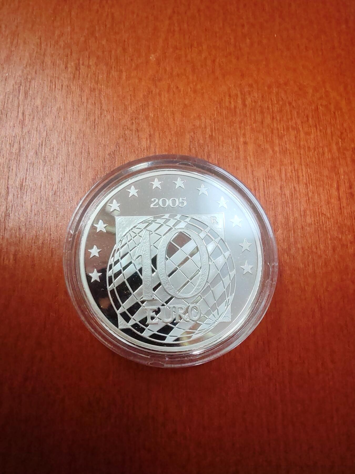 长老汇龙年精选第十九场拍卖 2005意大利欧洲的和平与自由10欧元精制银币，币中币，盒证全