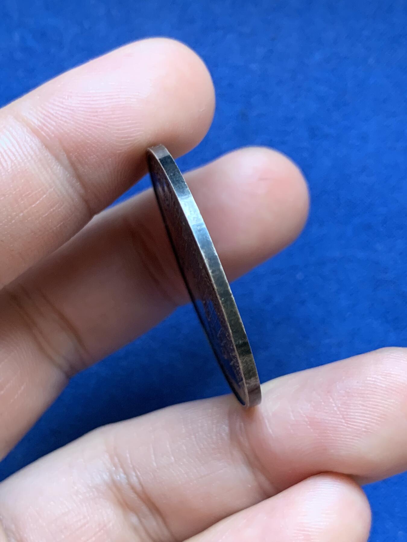 《竞宝斋》第295场- 周日，周一  2场连拍 （全场包邮） 德国奥伯茨豪森银章 1989年城市法律成立70周年 正面为城市会长，背面为城市景观，首见品，直径35mm、重14.82克