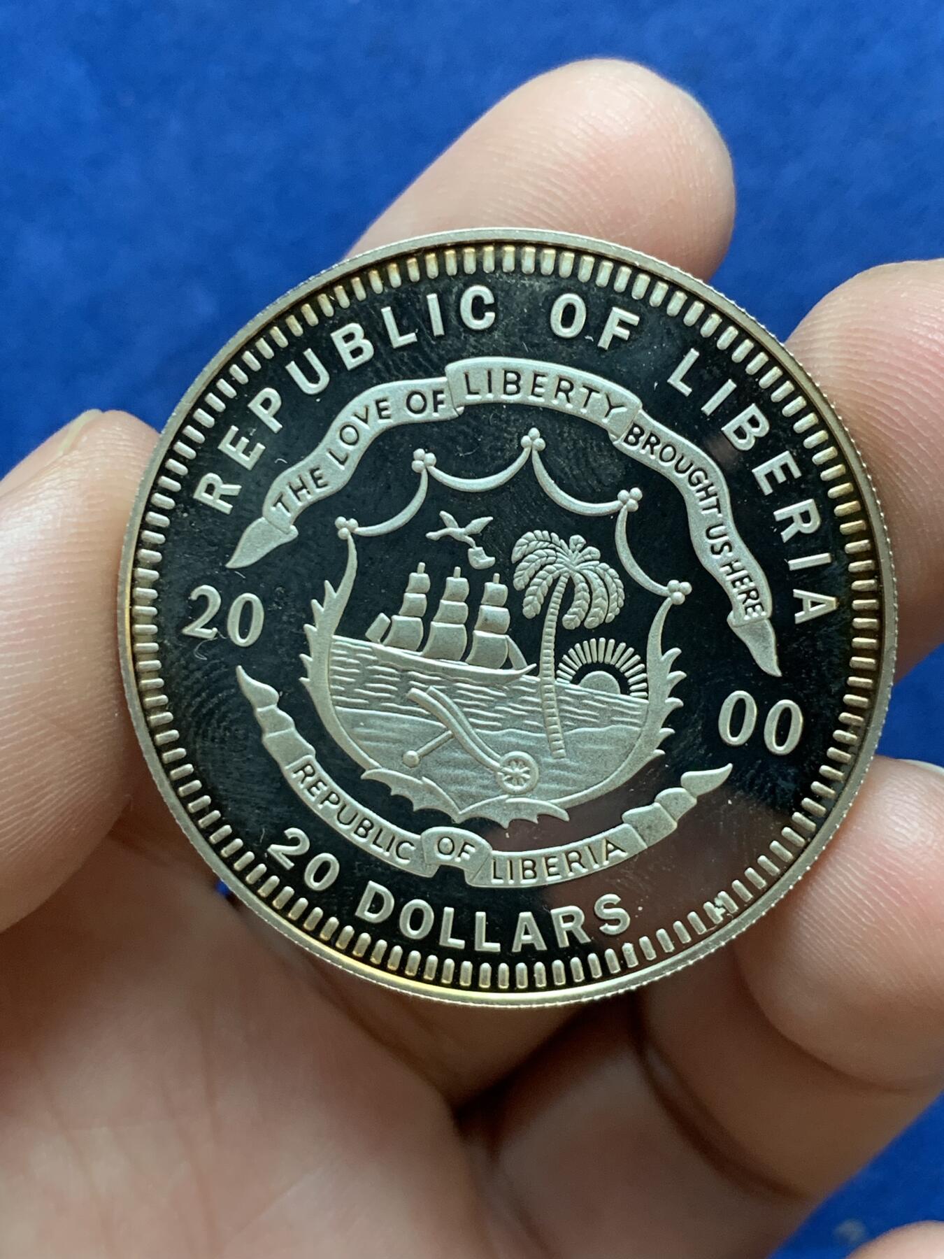 《竞宝斋》第295场- 周日，周一  2场连拍 （全场包邮） 利比里亚2000年罗马纪念20元精制大银币