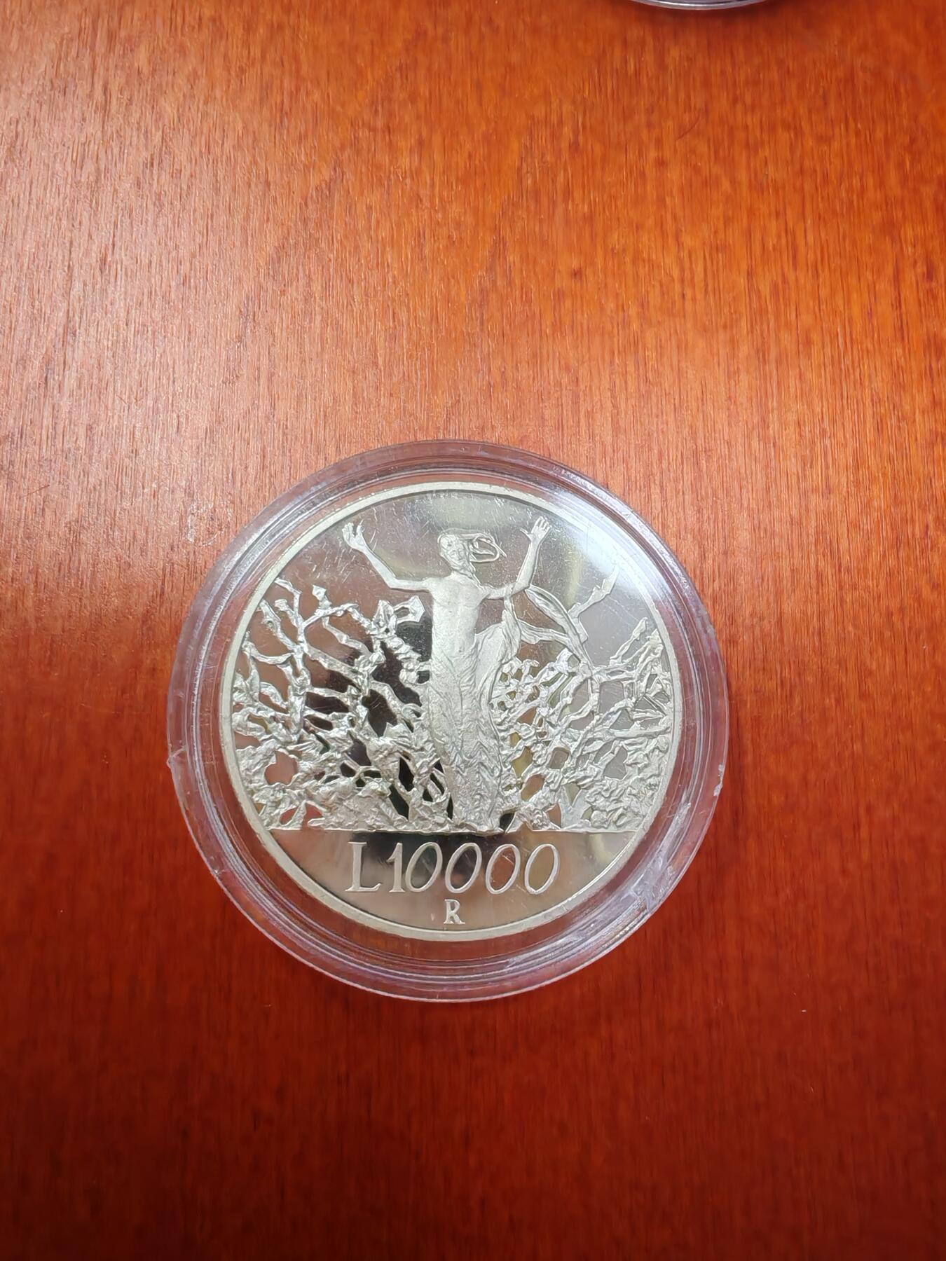 长老汇龙年精选第十九场拍卖 2000意大利千禧年之天空与和平10000里拉精制银币，7000枚
