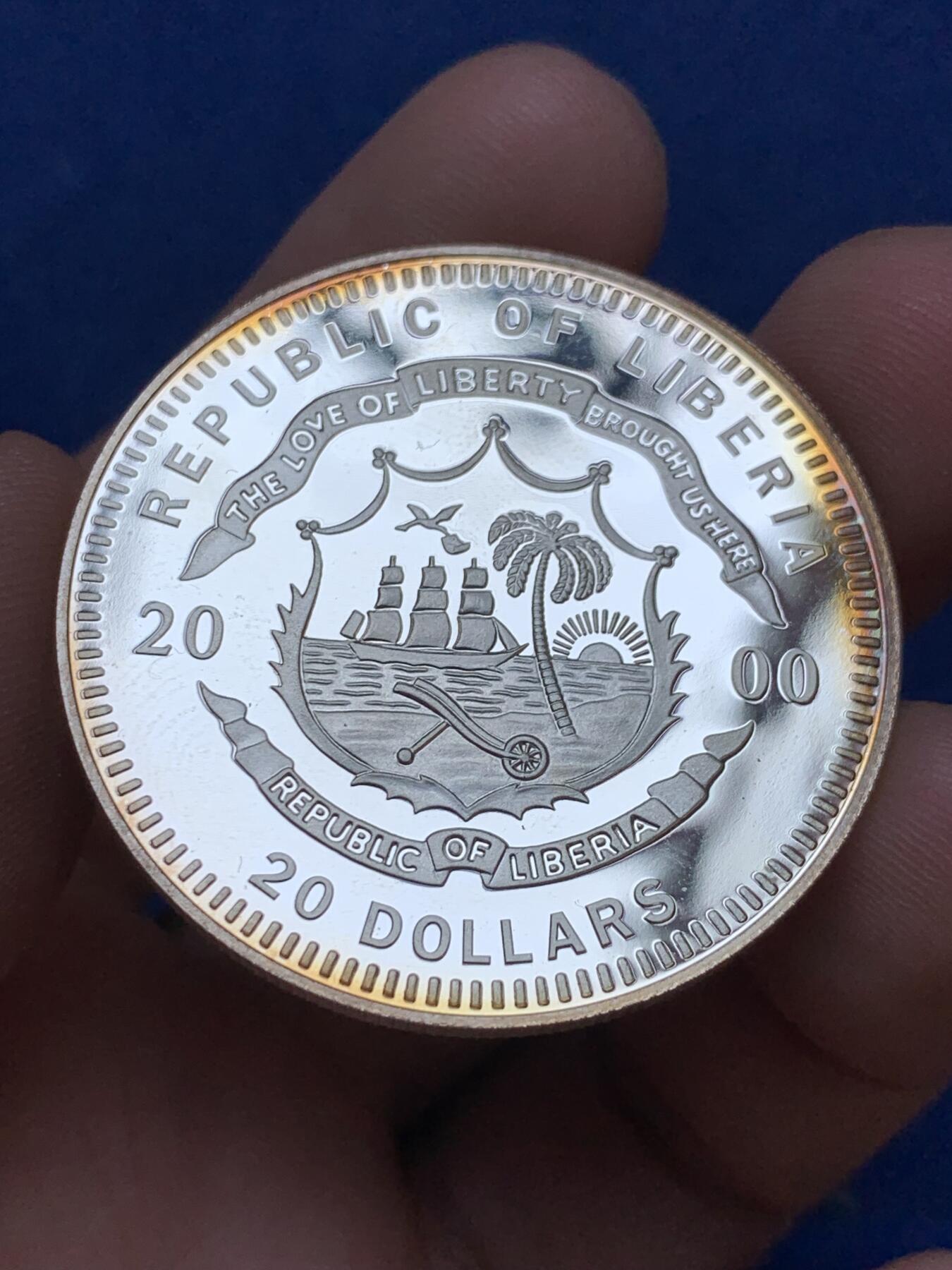 《竞宝斋》第295场- 周日，周一  2场连拍 （全场包邮） 利比里亚2000年罗马纪念20元精制大银币