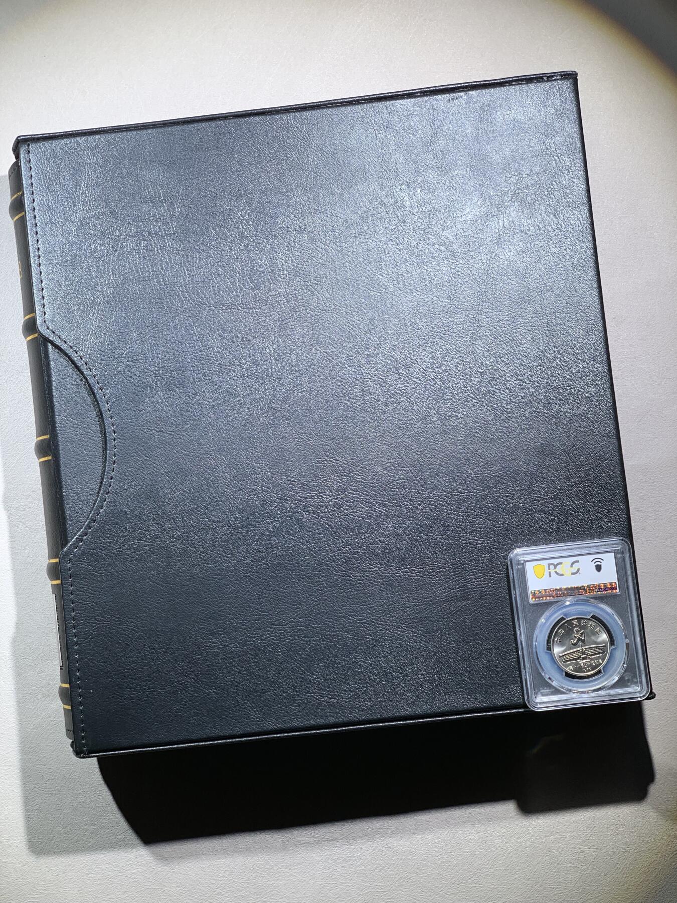 《竞宝斋》第295场- 周日，周一  2场连拍 （全场包邮） 全新邮币封册 含′6个邮币封！