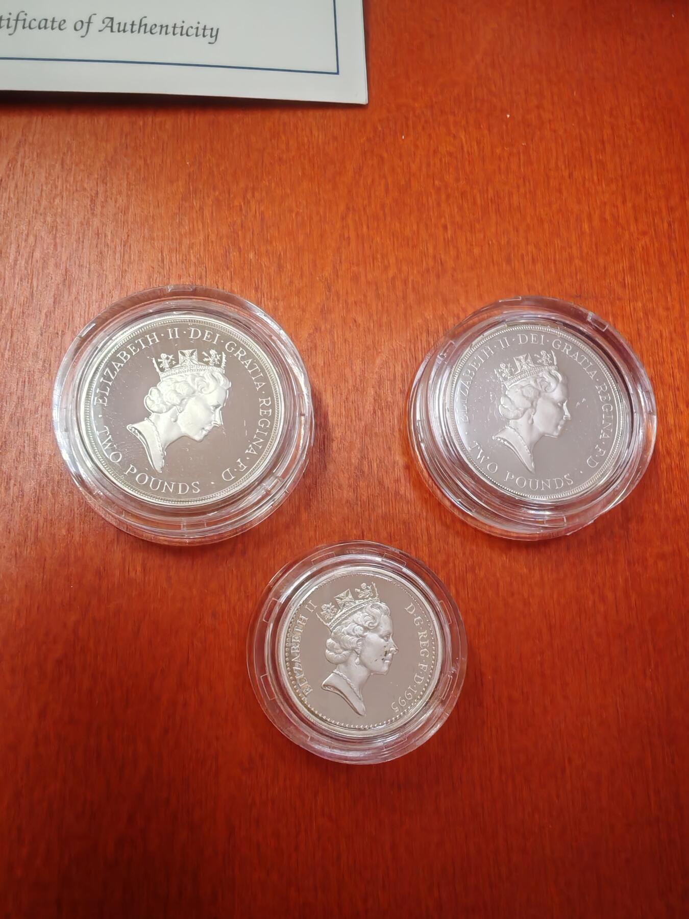 长老汇龙年精选第十九场拍卖 1995英国2英镑+2英镑+1英镑精制银币3枚家庭套装，盒证全