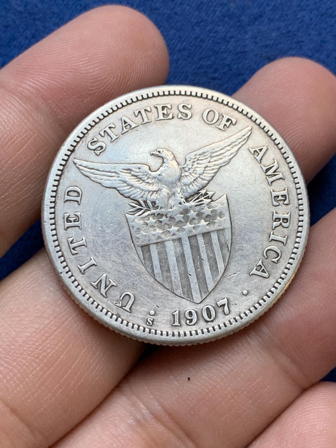 《竞宝斋》第295场- 周日，周一  2场连拍 （全场包邮） 菲律宾1907年女神打铁1比索银币