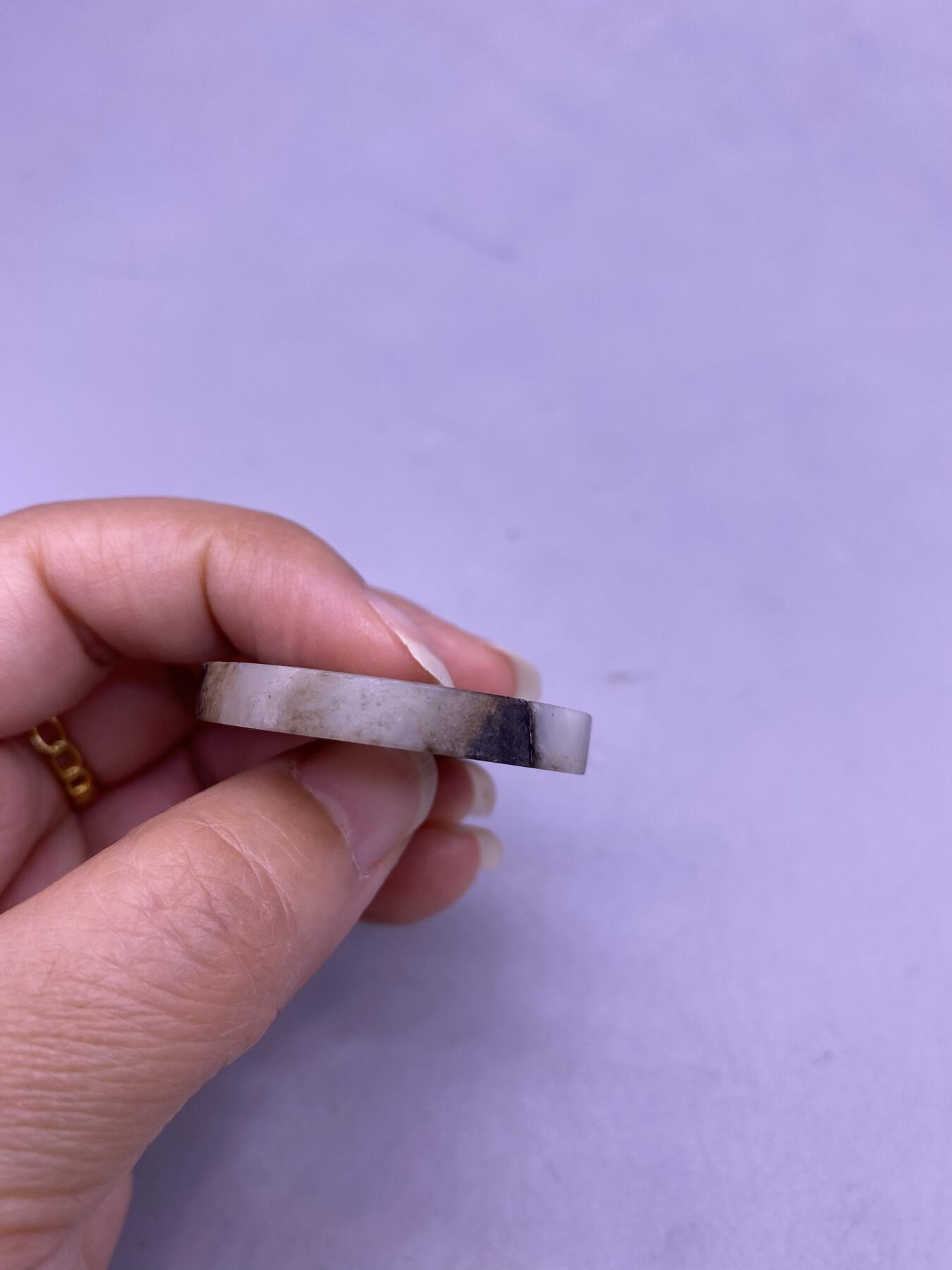 老和田玉璧，尺寸3.4厘米，品相如图，300包快递